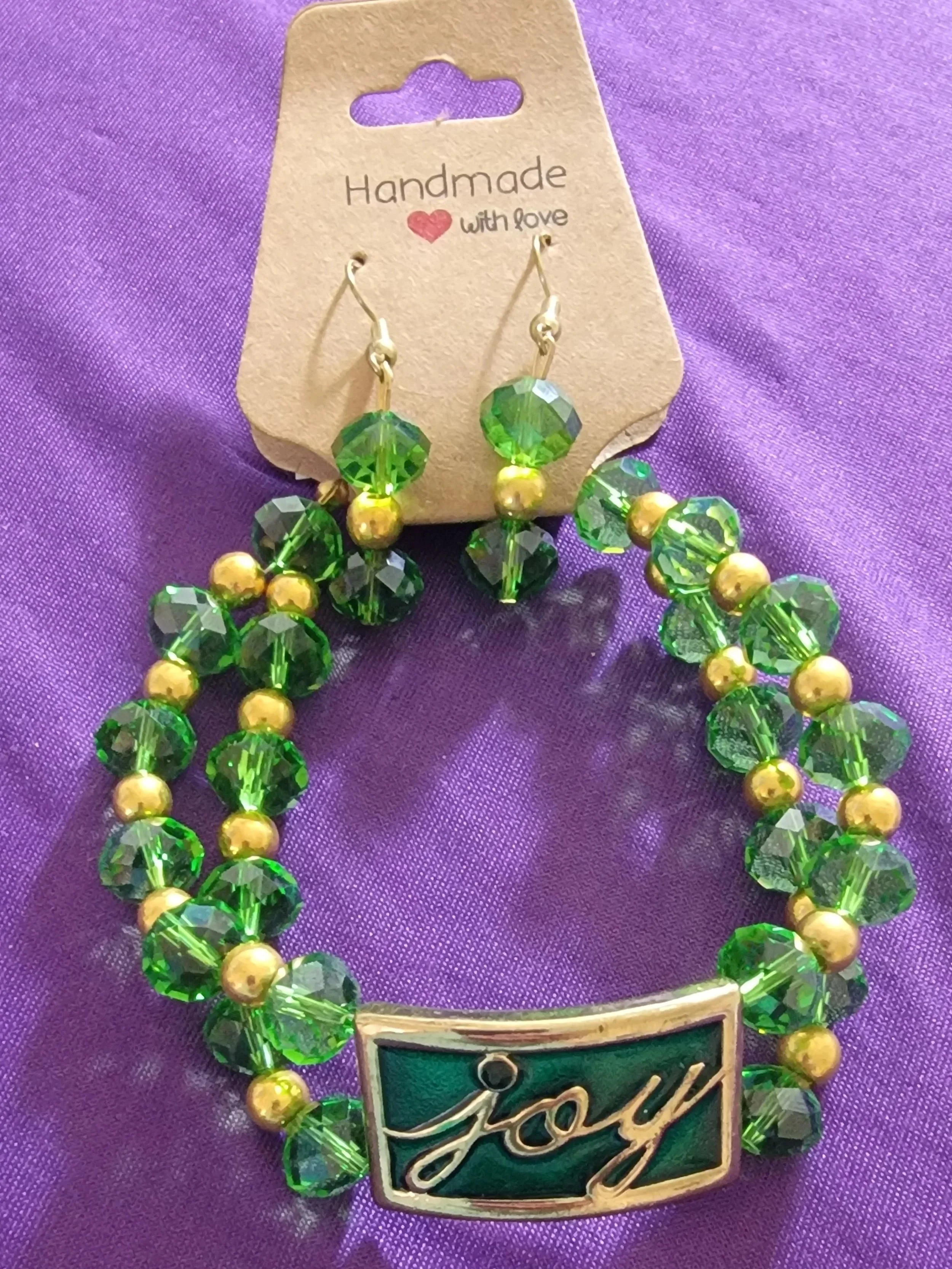 Emerald Green Gem Glass w/ Gold Wire Beaded and Joy Broach Bead Gold Clasp