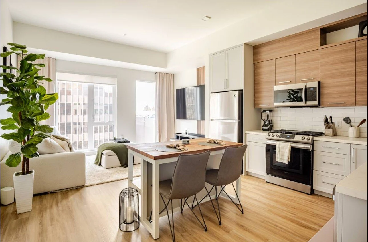 Downtown Sacramento skyline residence — Divine Rentals