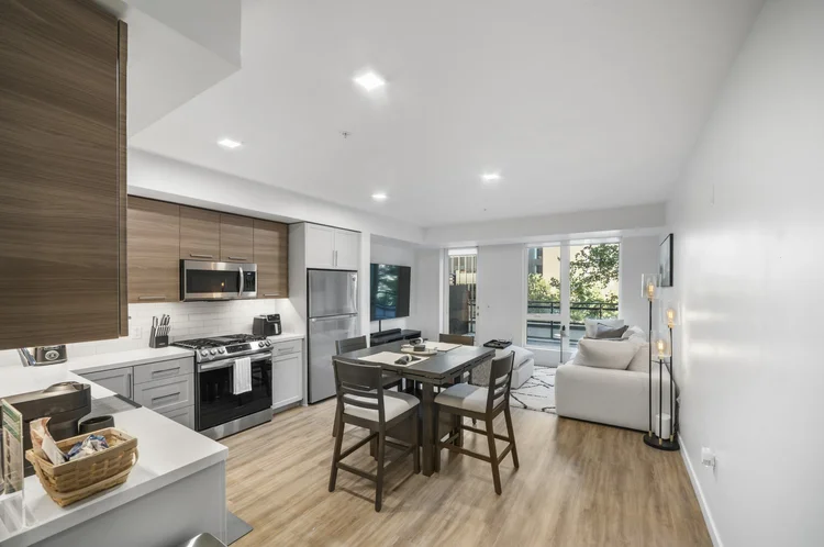 Midtown Pearl hero — luxury downtown Sacramento unit