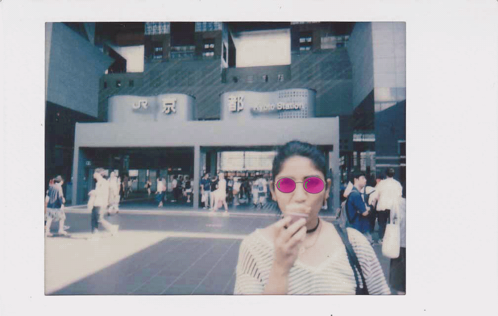 Saawan ka andha -
the one who goes blind in spring