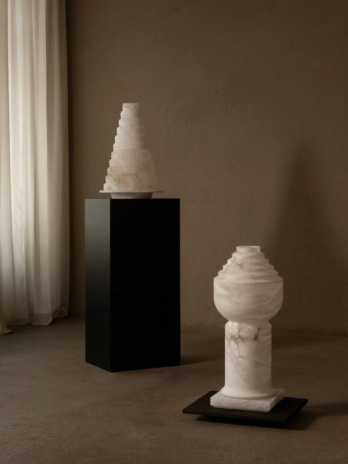CONICA Large table lamp &amp; VOLCA Column lamp &bull; photo : @studio.brinth 
.
.
#obscuraesam #lighting #collectibledesign #alabaster #alabasterlamp #stone #finefurniture