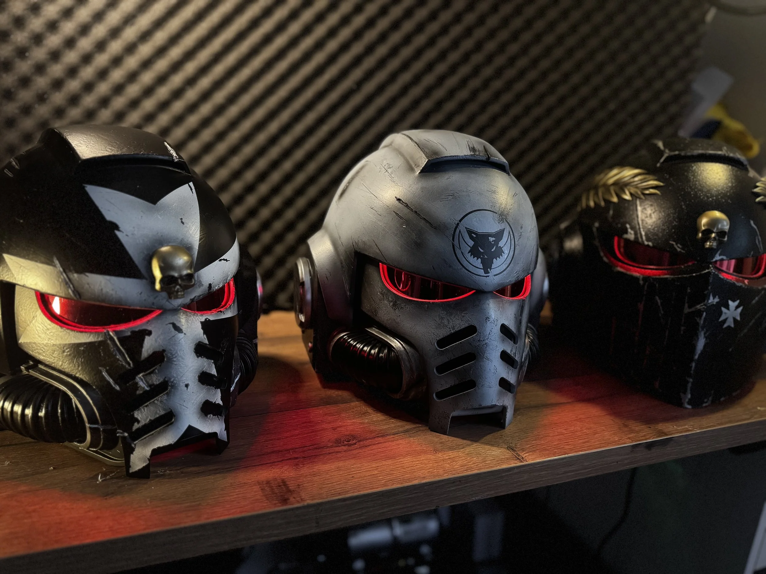 Custom Painted Space Marine Mark 10 VoidLab.Workshop I Custom Props and Helmets for Fans and Collectors Custom Painted Space Marine Mark 10 VoidLab.Workshop I Custom Props and Helmets for Fans and Collectors