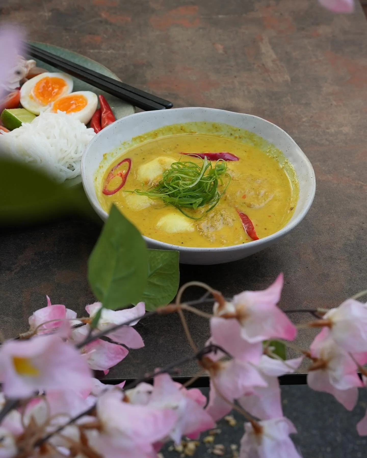 Hot, fresh and full of flavor 🔥Book your table now! 

#อาหารไทย #กรุงเทพ #ข้าวเหนียวมะม่วง #เนเธอร์แลนด์ #อาหารน่ากิน #อร่อยบอกต่อ #ร้านอาหารไทย #ร้านอาหาร #อร่อย #อาหารไทยพรีเมียม #อาหารไทย🇹🇭 #ร้านอาหารอร่อย #ร้านเด็ด #ต้องลอง #อาหารไทยประยุกต์ #