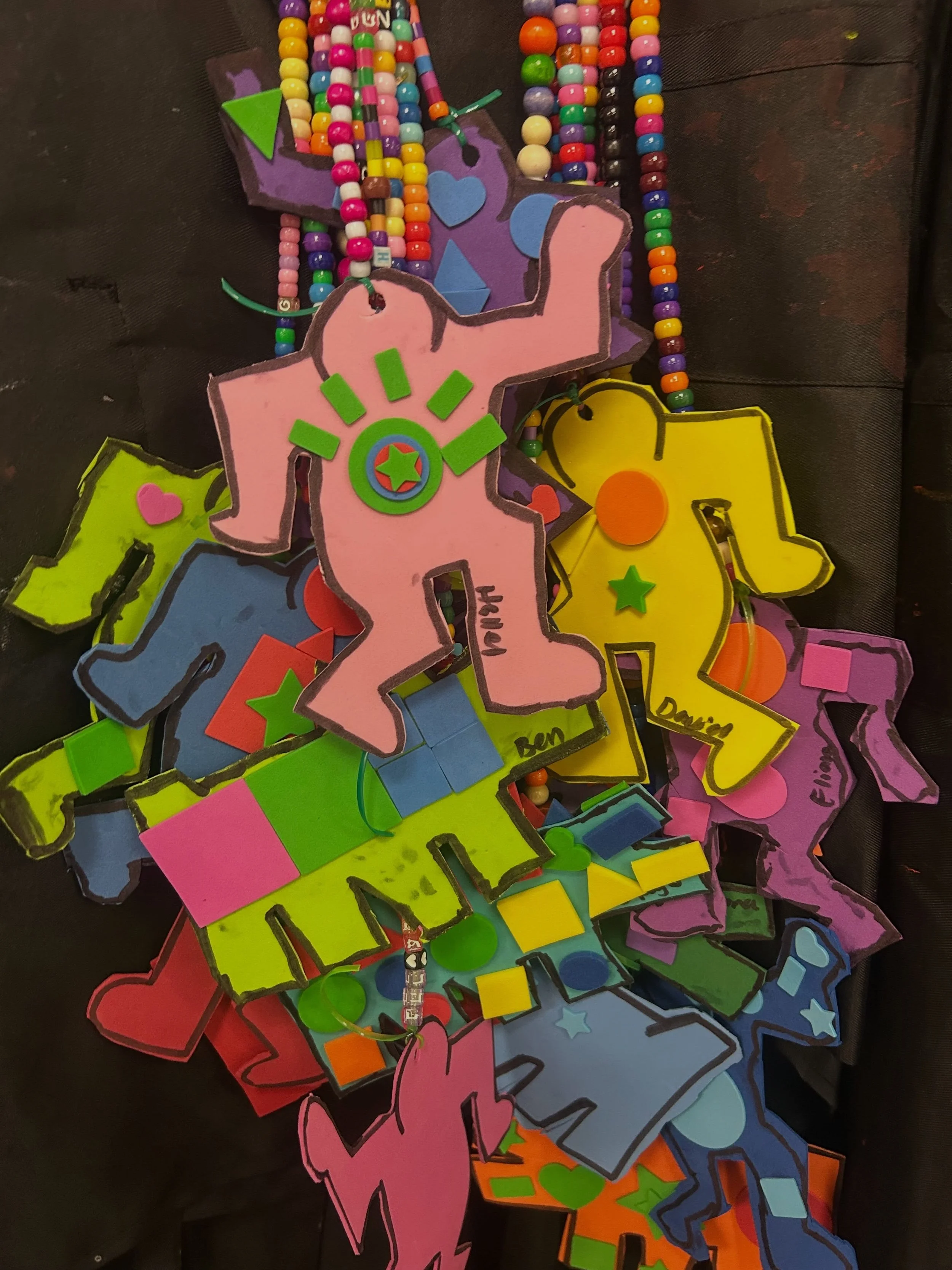 Keith Haring artist study for sukkot w first and second grade 🕺🏻

we learned all about Keith and his legacy. Then we created sukkah decorations in the style of his famous figures, and explored his artistry using different tools and modalities in th