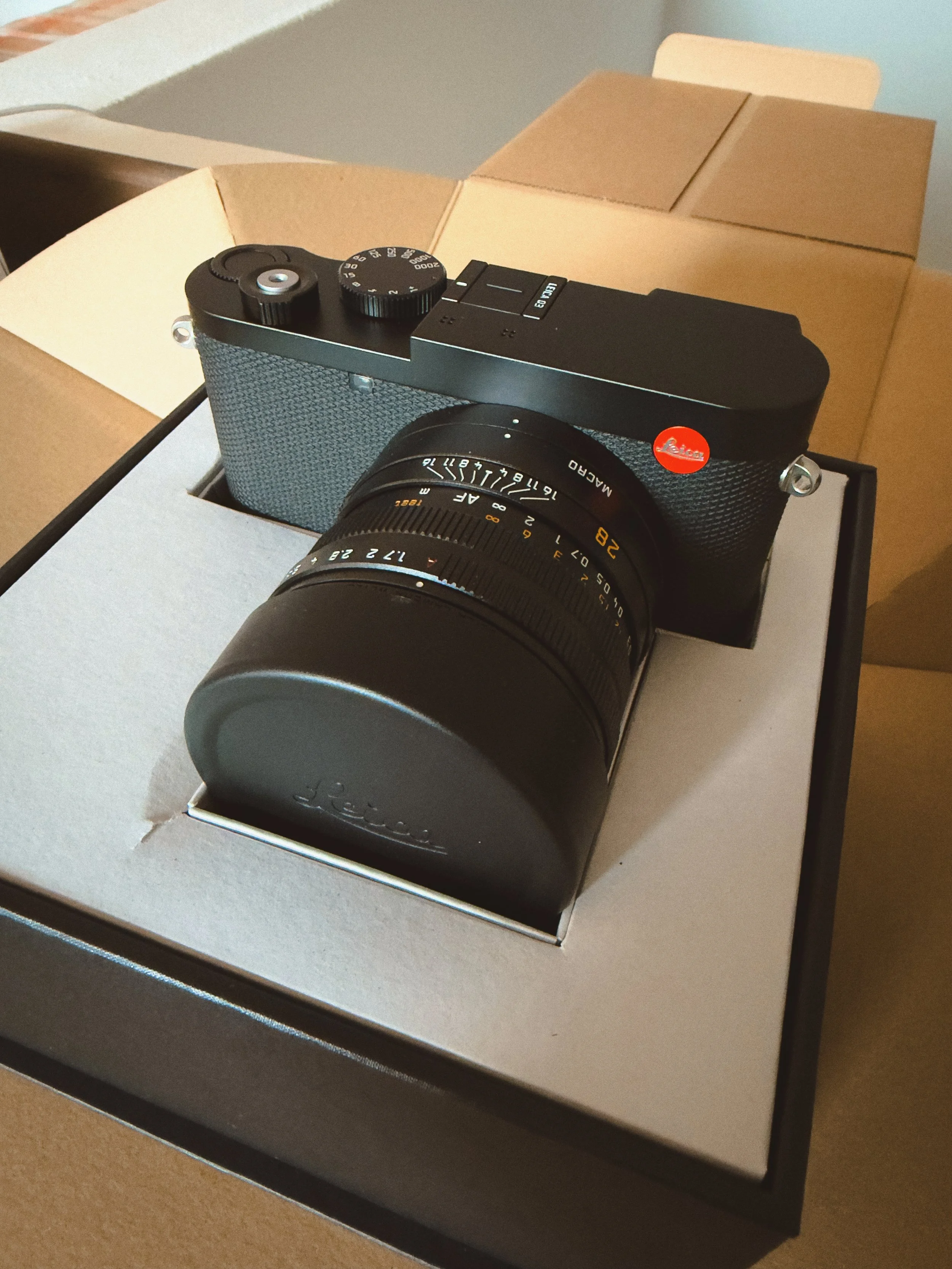 The Soul of the Still: Why the Leica Q3 Defines My 2026 Aesthetic