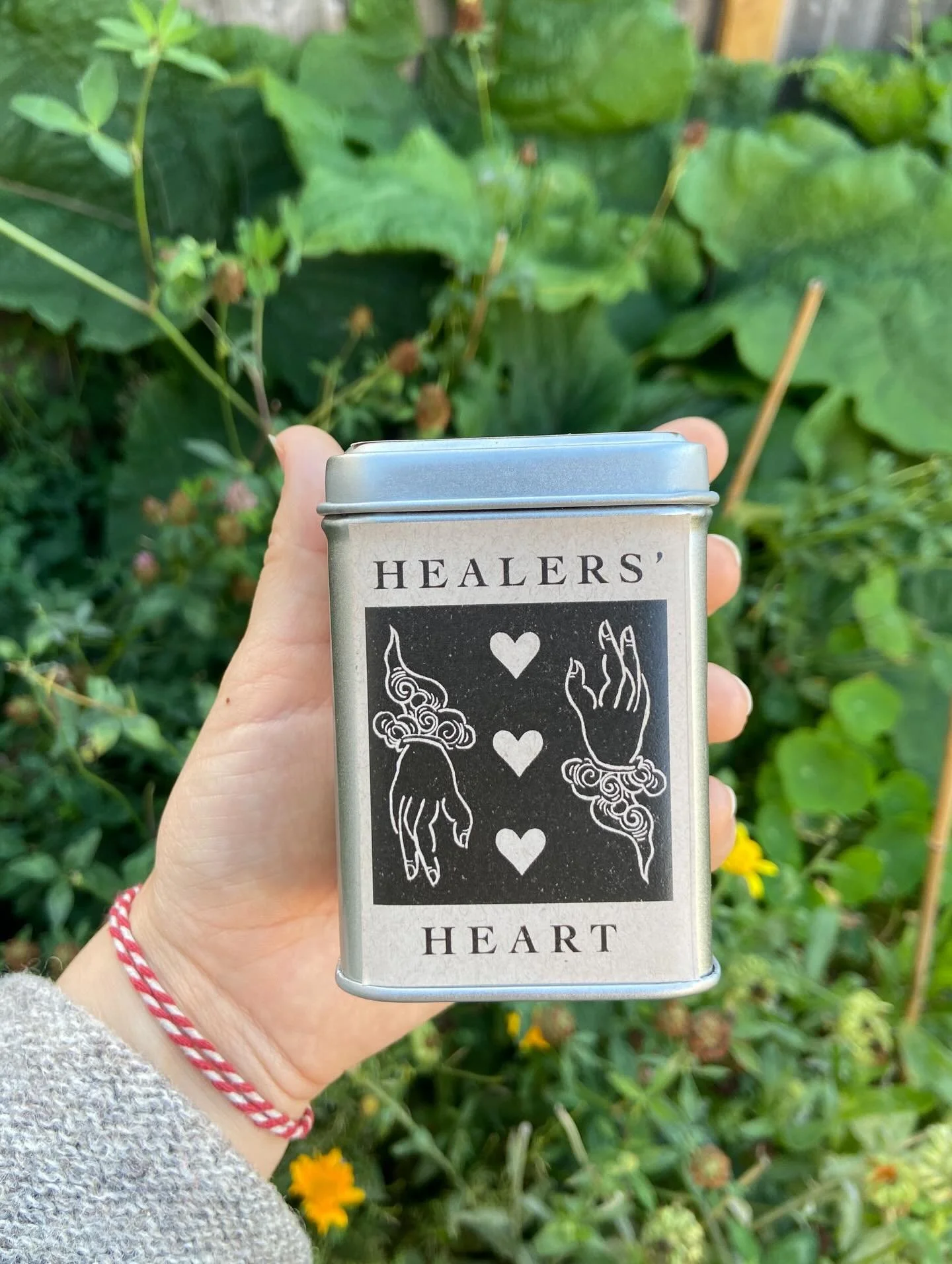 ***if this medicine sounds like something you need need during this time, I am hosting a workshop this Friday based around 3 of the key ingredients in this blend! See link in bio for more info!**

HEALERS HEART

Containing  Hawthorn Berry, Oat Flower