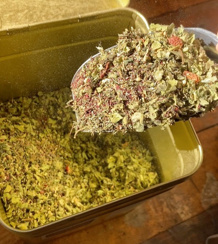 Did you know our teas are stocked at @_denude refill shop here in Frome? 

Pop in to replenish your tea supply without any additional packaging, either into one of the Rowan Tree tins or any other container you like! The shop also have the empty tins