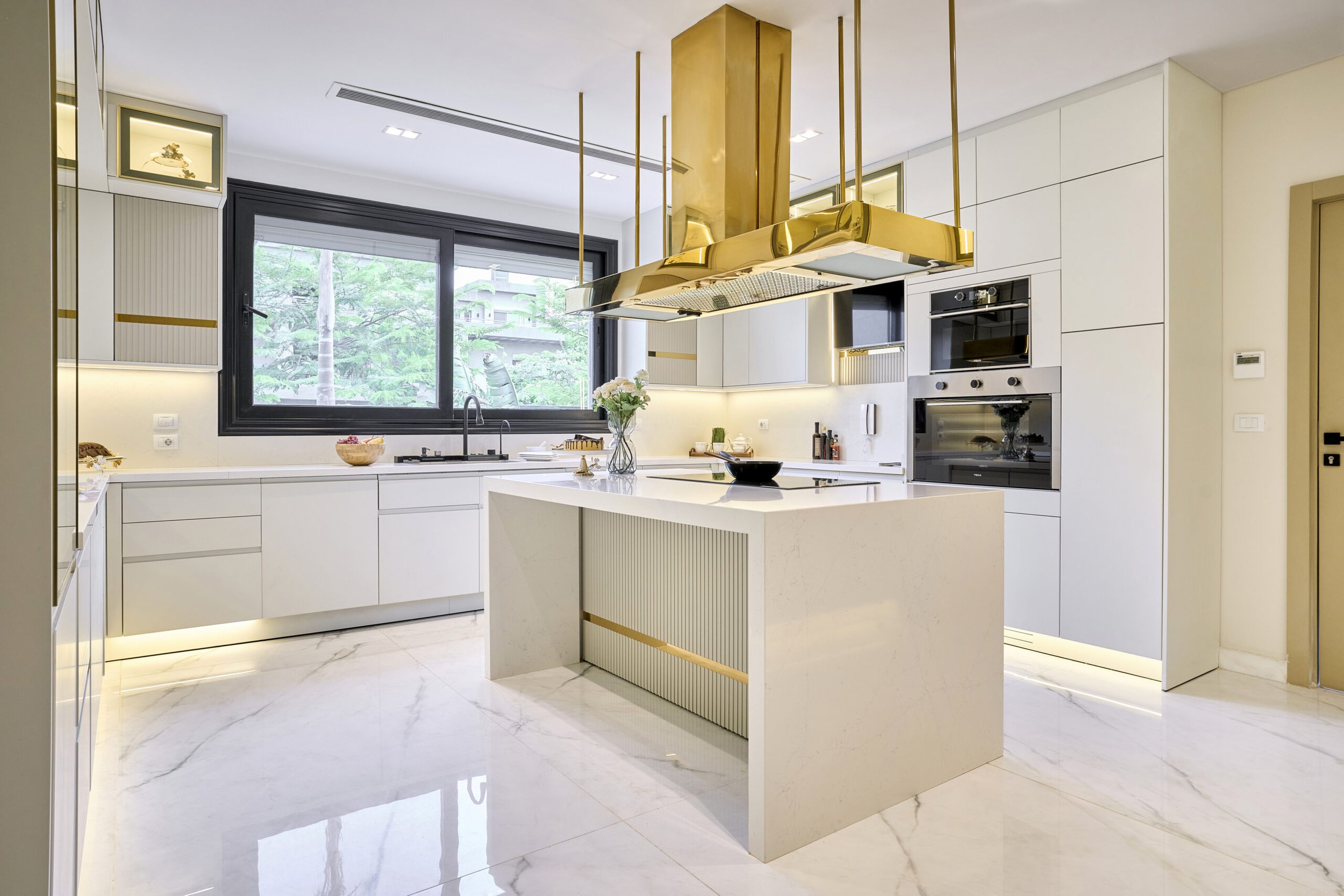 white-Modern-kitchen-scaled.jpg
