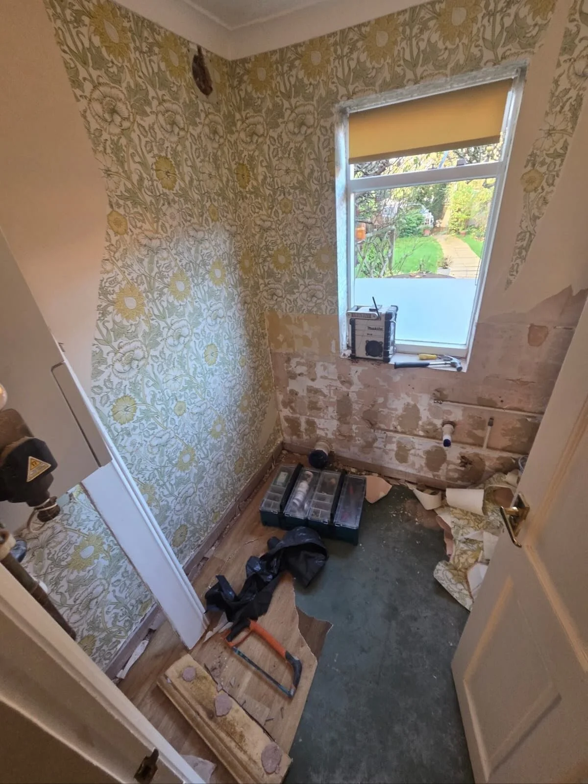 Before, during and After 🤩🤩 

Easy access bathroom done recently for a lovely customer. 

Design, layout and accessibility at the forefront of this project. 

#bathrooms #worcestershire #cotswolds #worcesterbathrooms