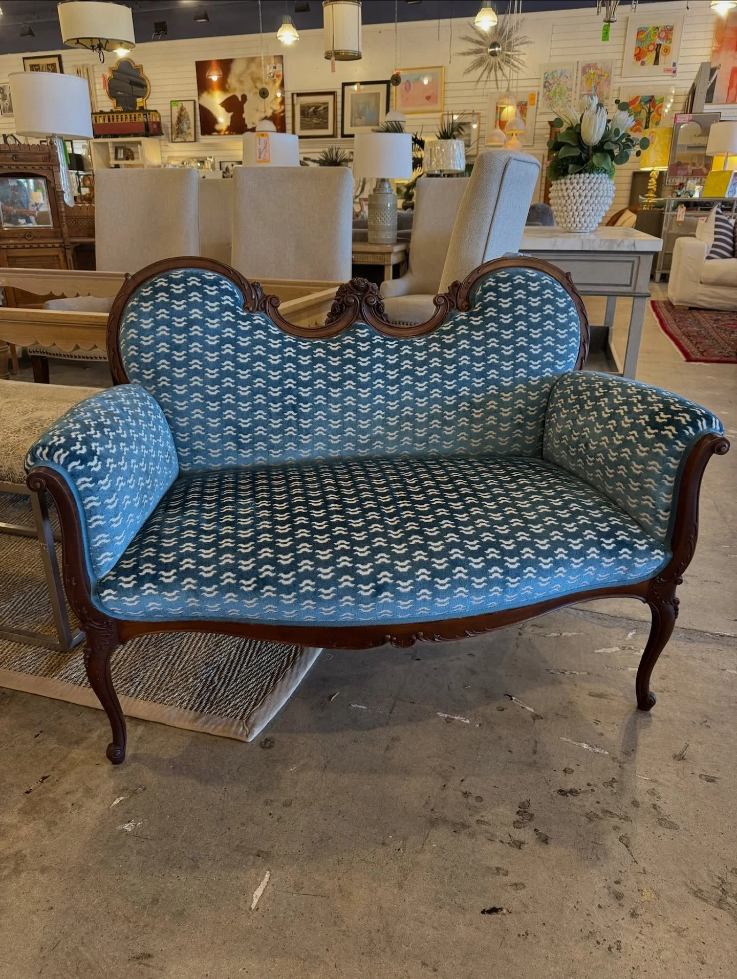 Sometimes the most perfect detail for a modern space is hidden in the past! 

#jkbhomedesign 

#vintage #consignment #vintagefurniture #vintagedecor #southbay