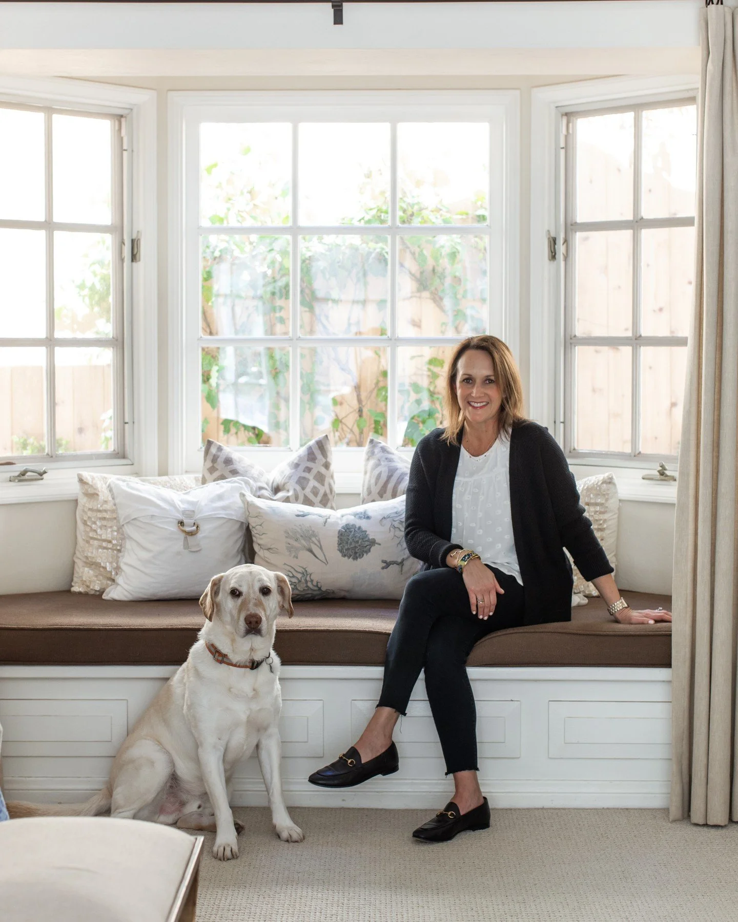 ✨ Get to Know Julie ✨
Meet Julie K. Beuerlein, a Southern California interior designer known for creating spaces that are timeless, elegant, and effortlessly livable. With an eye for classic beauty and a love for modern touches, she designs homes tha