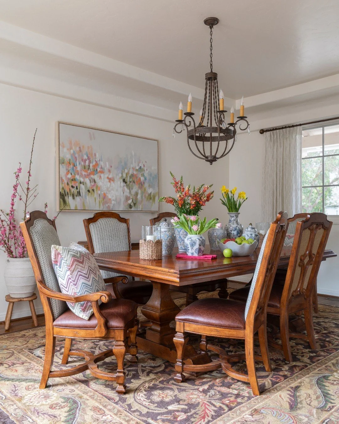 Before &rarr; After at The Reimagined Villa ✨

What was once a dated dining room is now layered, vibrant, and full of life. Florals take center stage, from the bold patterned textiles that helped shape the palette to the fresh arrangements that add s