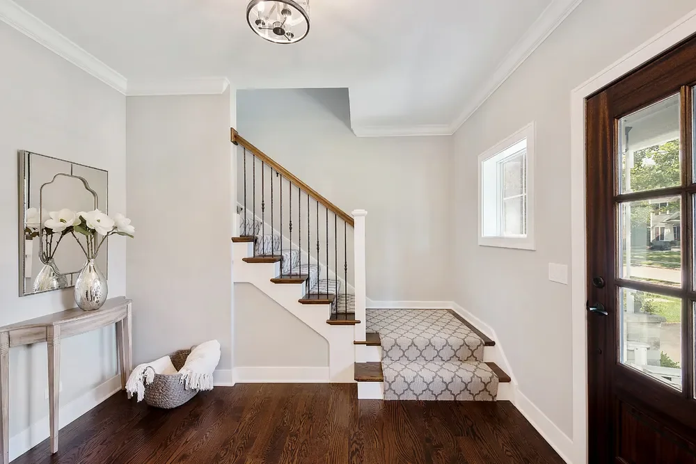 5 Essential Foyer Pieces to Create the Perfect First Impression of Your Home
