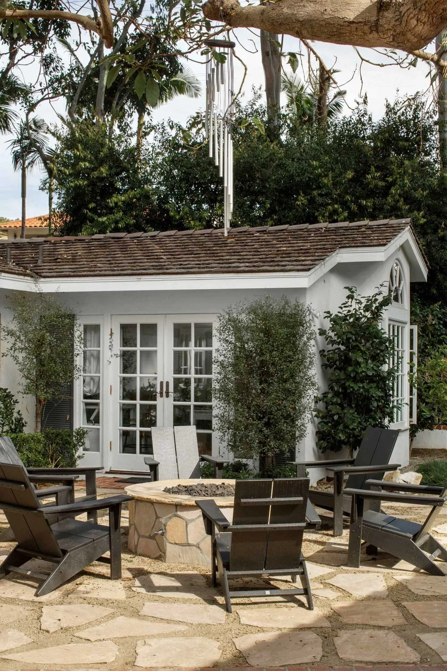 Outdoor fire pit with seating at Via La Selva ranch revival – Palos Verdes interior designer