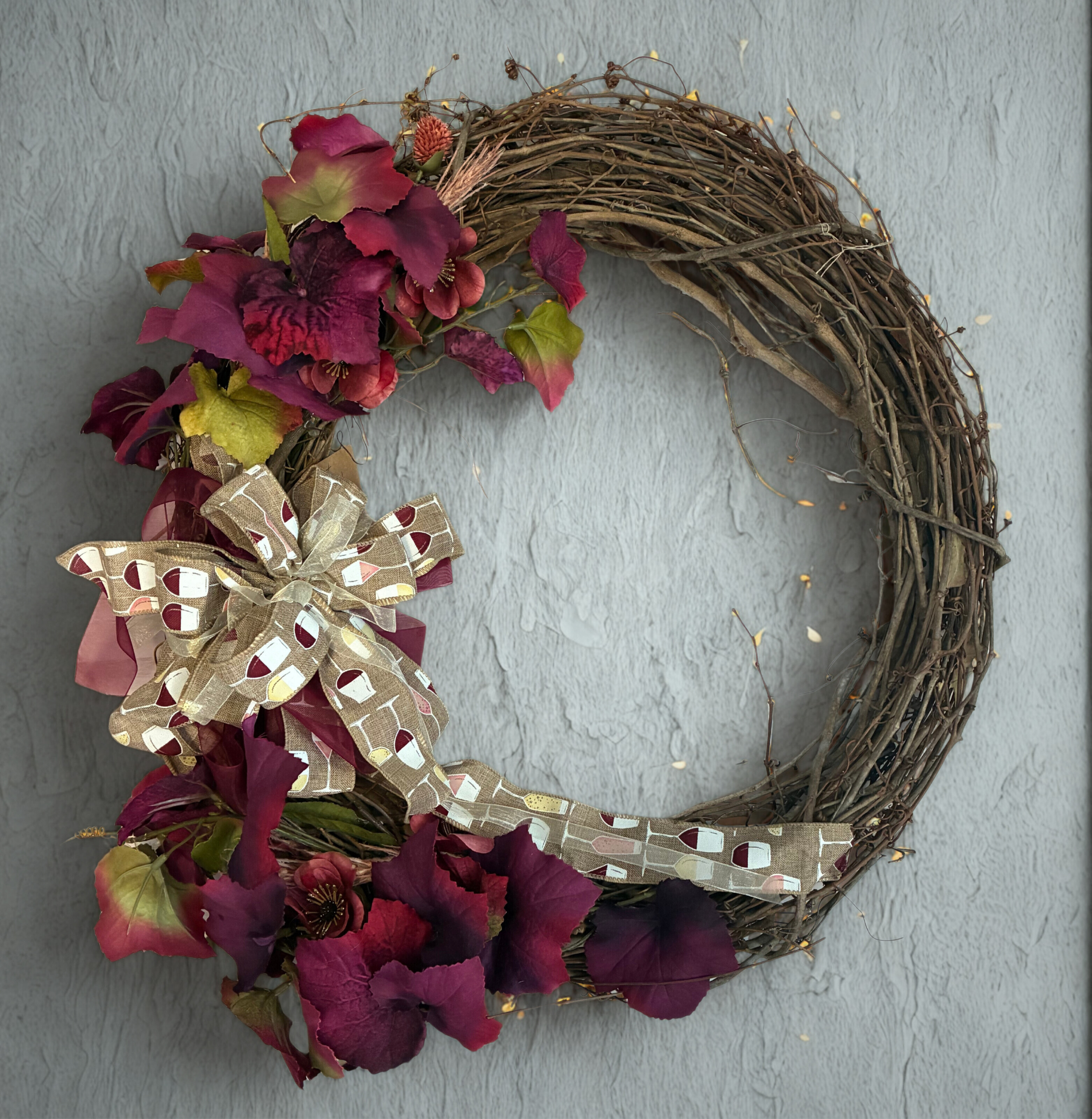 wine wreath gray background.png