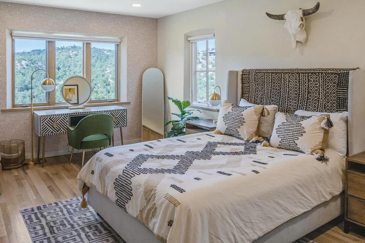 Serene, spacious, and styled to sell. 🛏️✨
A well-photographed bedroom invites buyers to imagine restful mornings and peaceful nights. The right angles and lighting make all the difference.

📸 Ready to elevate your listings? Let&rsquo;s shoot.

#Rea