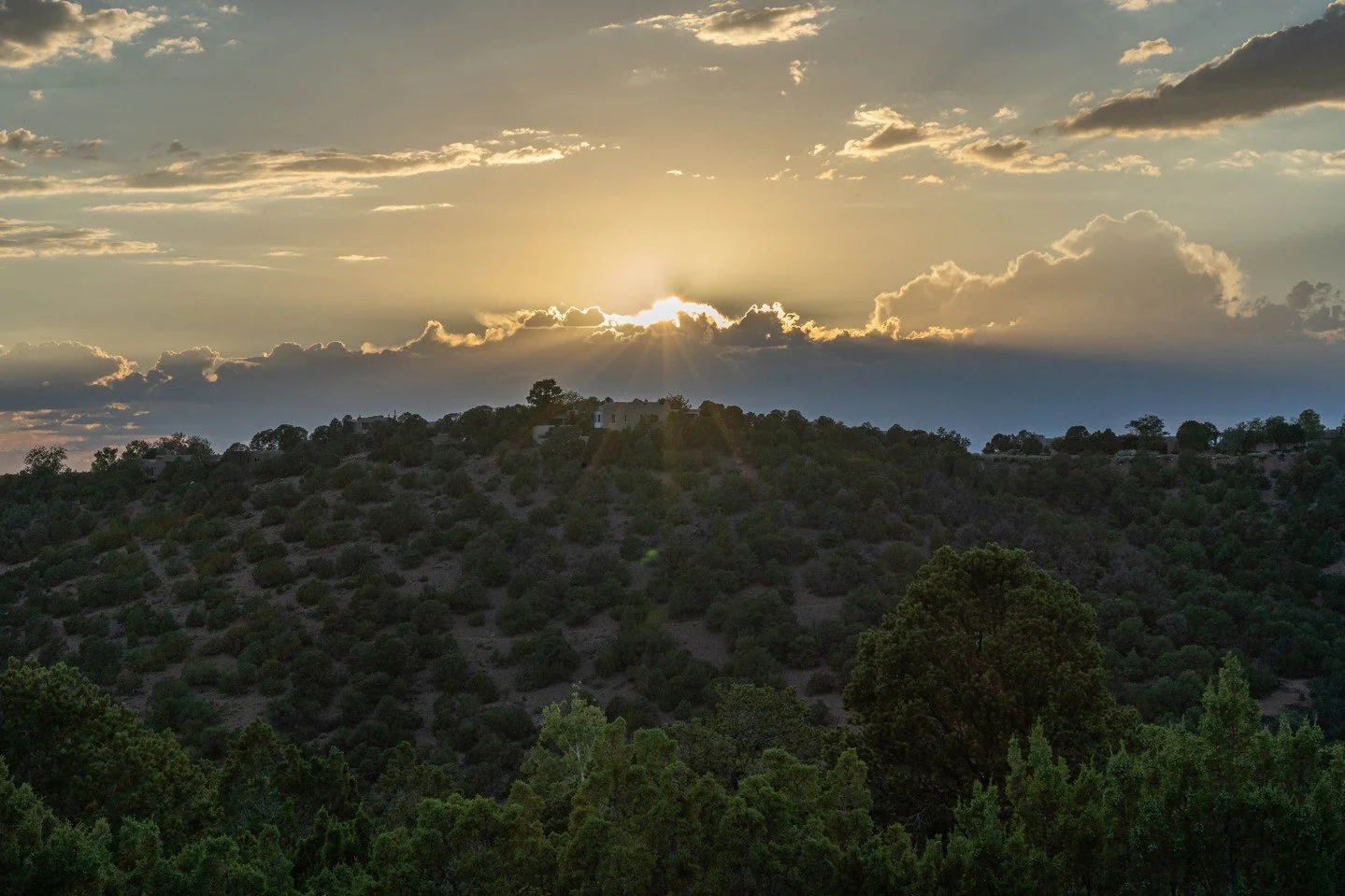 What I love about photographing real estate is chasing beautiful sunsets and discovering new views. Every home has a moment where it truly shines. 💫⁠
⁠
#RealEstatePhotography #BedroomGoals #ListingPhotos #InteriorPhotography #SantaFeRealEstate #Real