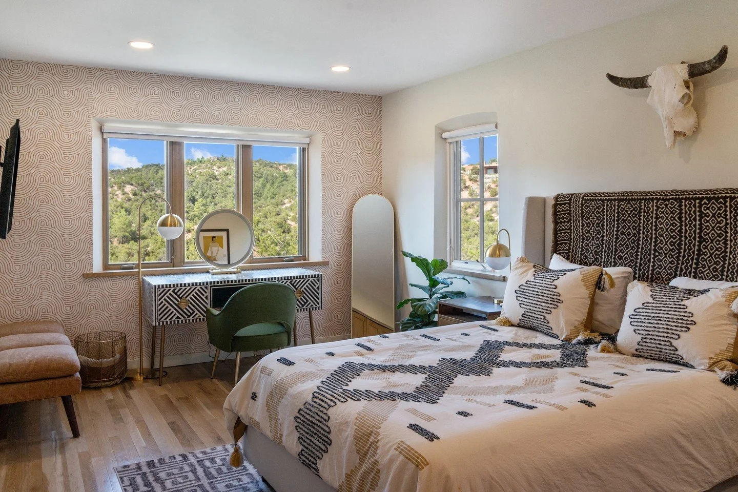 Why hire me?⁠
Because iPhone photos can&rsquo;t capture the feeling of walking into a space. 📸✨⁠
I focus on light, detail, warmth, and the little moments that make a property feel like home.⁠
⁠
#RealEstatePhotography #SantaFeRealEstate #ListingPhoto