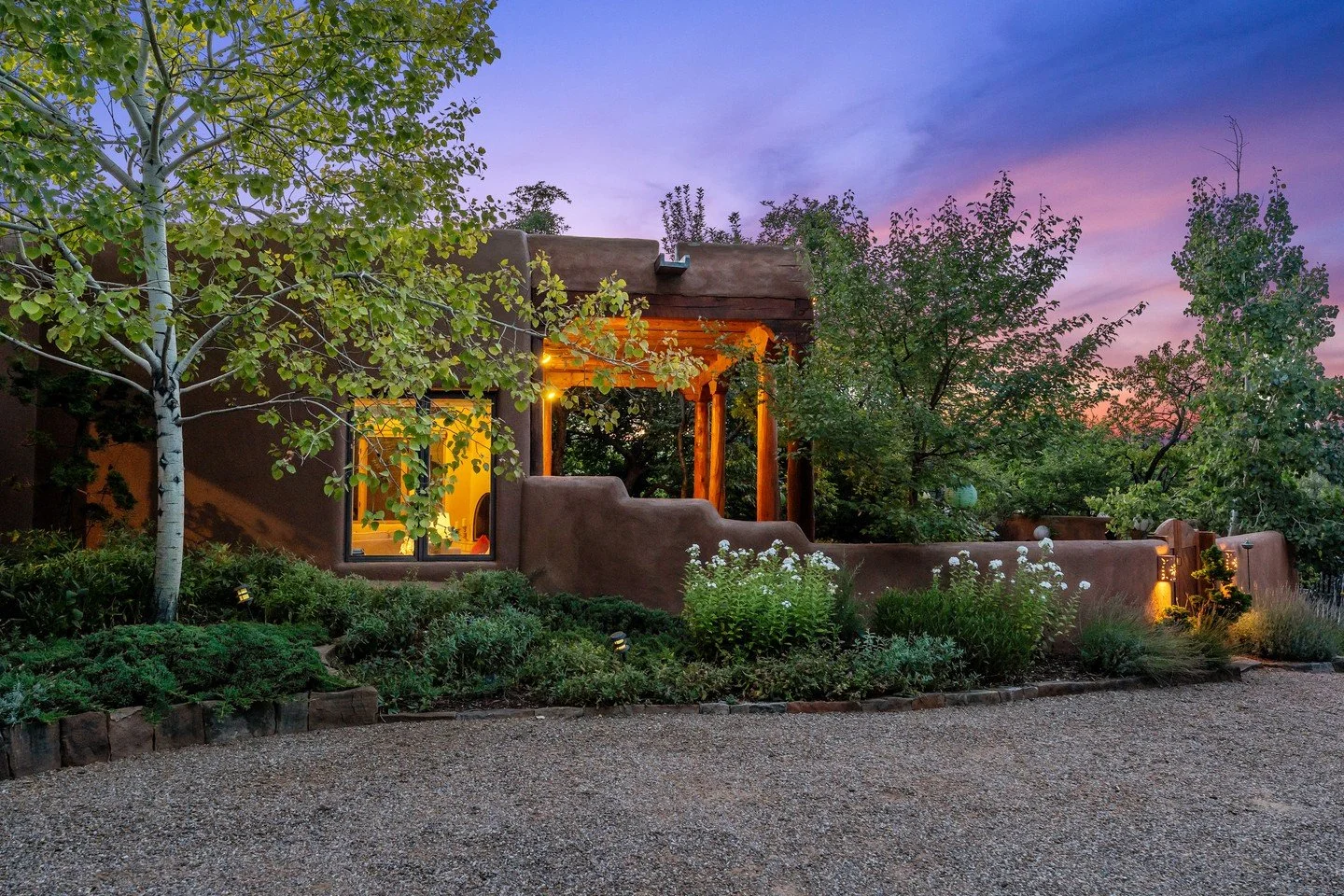 What I love about photographing real estate: beautiful sunsets, new views, and homes filled with possibility.⁠
⁠
#RealEstatePhotography #TwilightPhotography #ListingPhotos #InteriorPhotography#RealEstateMarketing ⁠