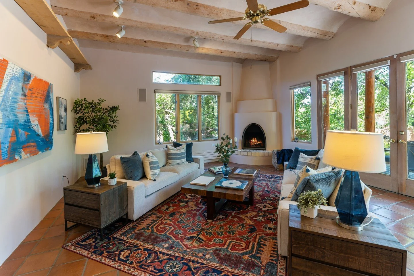 A living room should feel inviting before you ever step inside. ✨⁠
The warmth of the light, the texture of the space, the feeling of home, that&rsquo;s what I love capturing through real estate photography. 📸⁠
⁠
Every room has a story to tell.⁠
⁠
#R