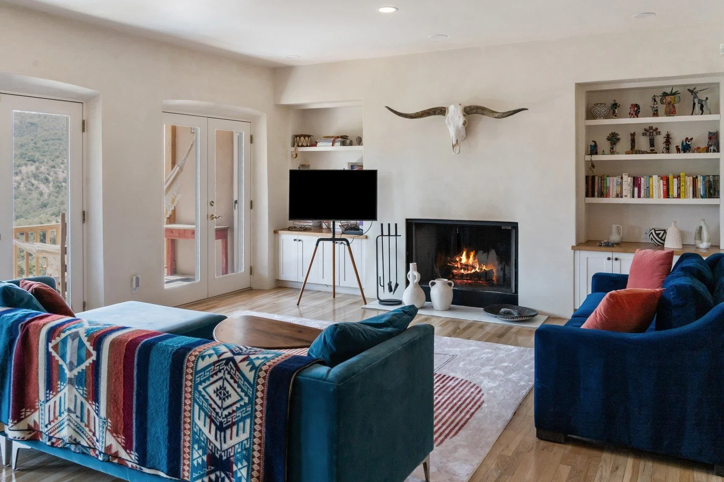 Serene, spacious, and styled to sell. ✨⁠
A well-photographed bedroom invites buyers to imagine restful mornings and peaceful nights. The right angles and lighting make all the difference.⁠
⁠
Ready to elevate your listings? Let&rsquo;s shoot.⁠
⁠
#Real