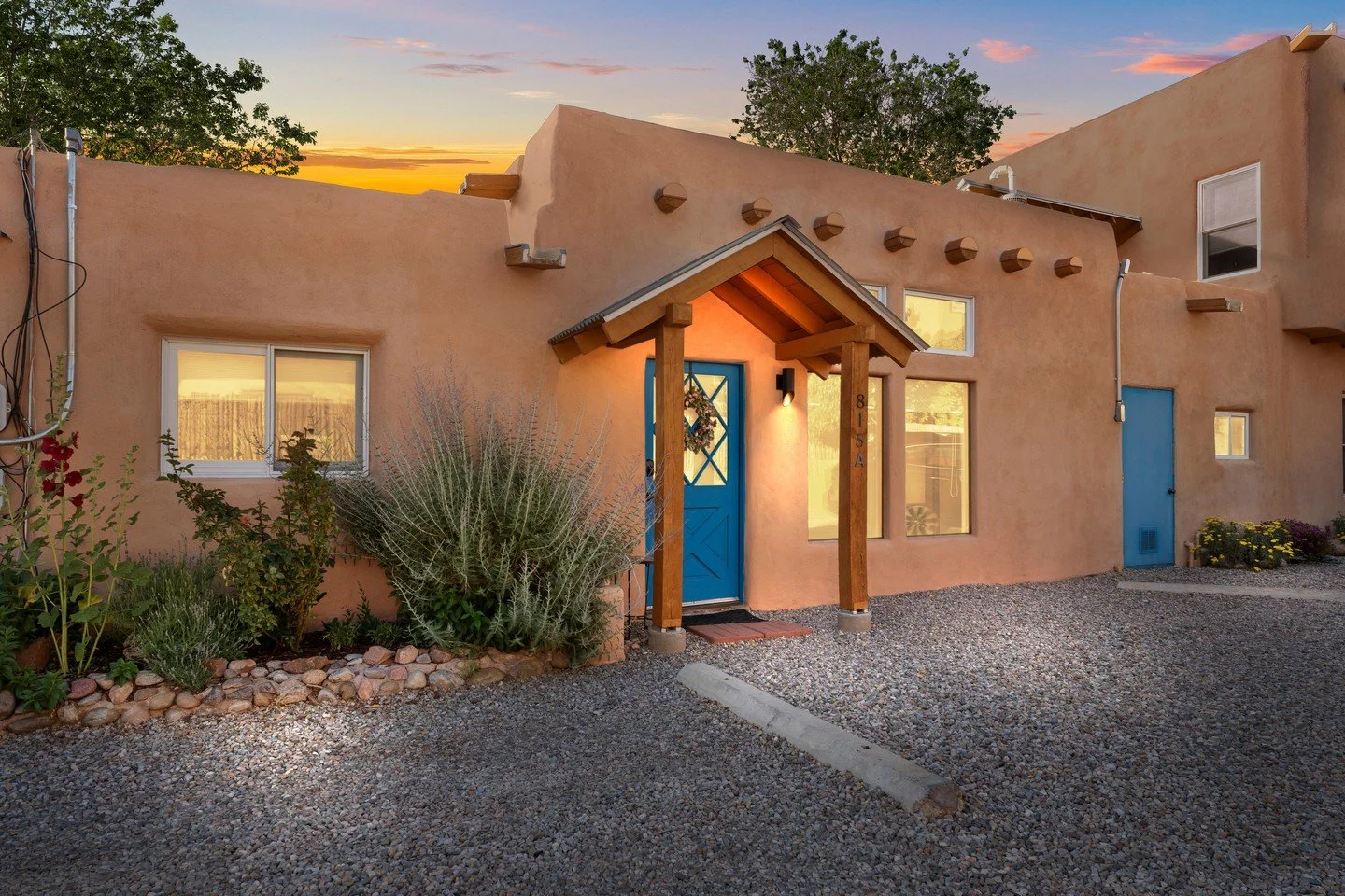 Every door has a story.�Some welcome you home. Some invite you to begin a new chapter. 🚪✨⁠
⁠
#RealEstatePhotography #DoorwayDetails #ArchitecturalPhotography #SantaFeRealEstate #SouthwestStyle