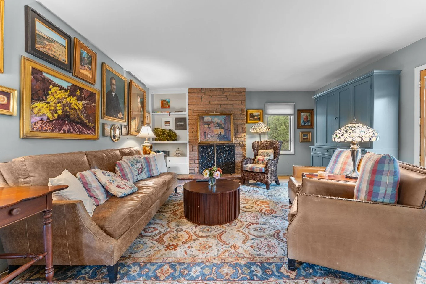 The right piece doesn't just fill a wall, it creates mood, adds character, and turns a living room into a story worth telling. 🎨🏡📸⁠
⁠
#RealEstatePhotography #InteriorPhotography #LivingRoomDesign #ArtAndHome #HomeInspiration