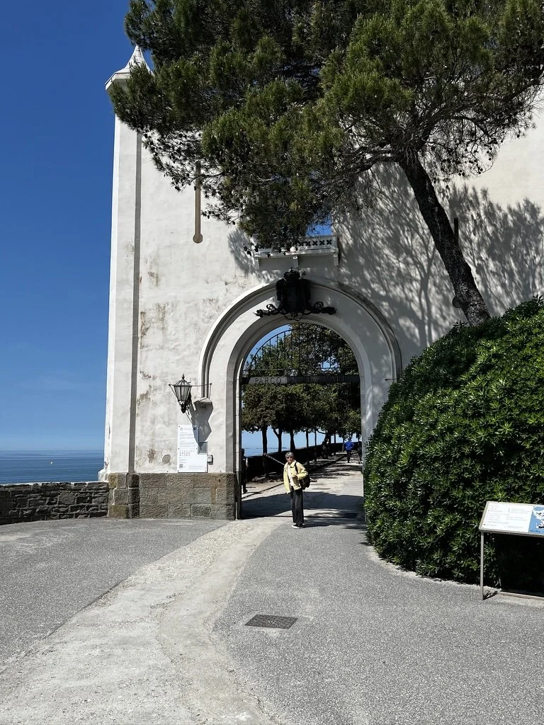 Mira Mare Castello Trieste Entrance