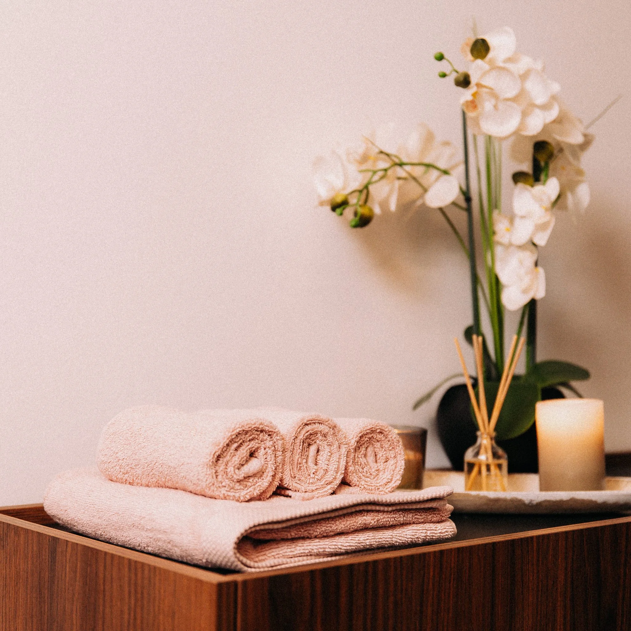 Delux 2-Piece Towel Set