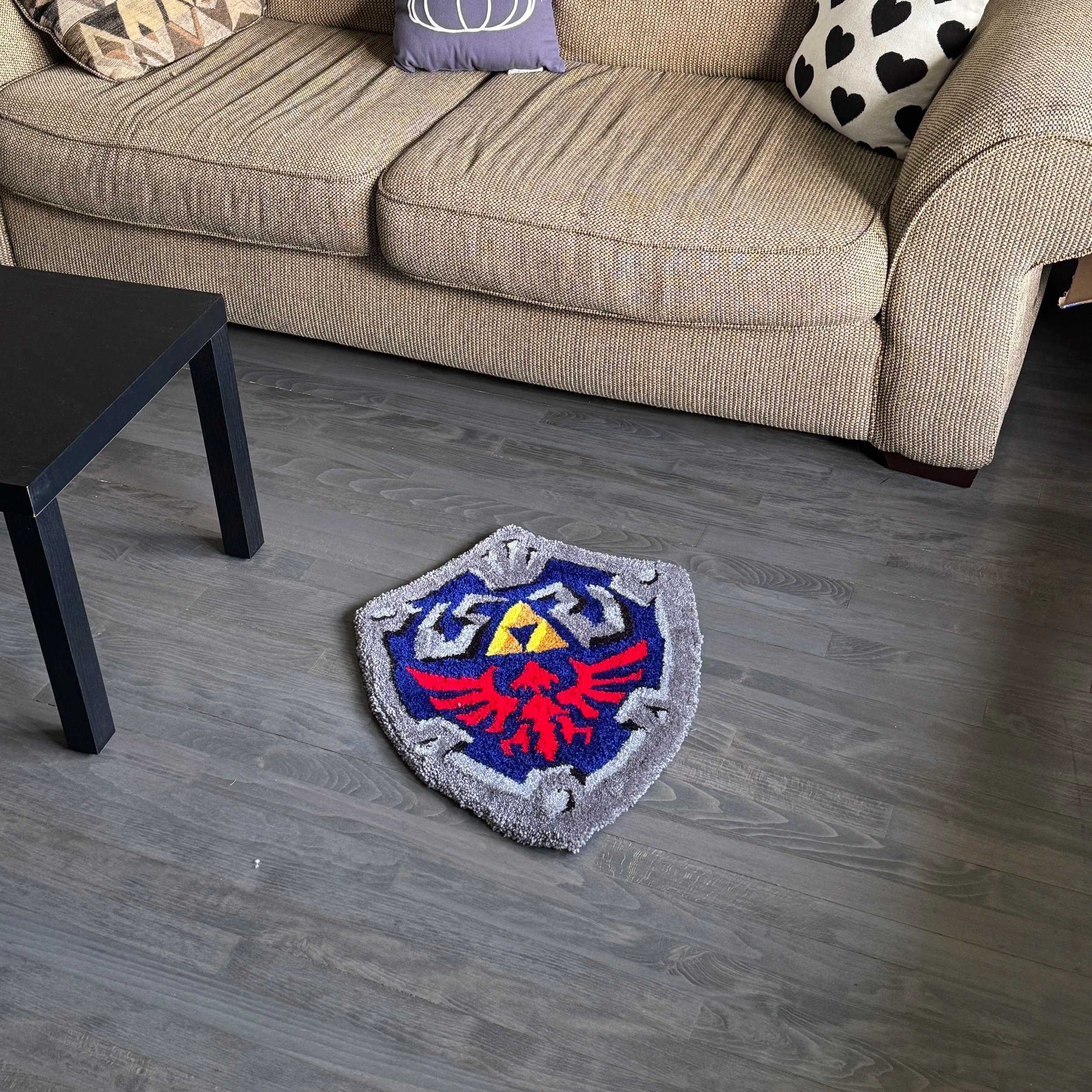 Link's Hylian Shield Handmade Rug – 2ft x 1.5 ft Acrylic Yarn