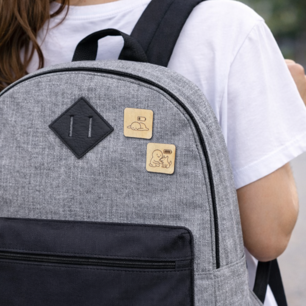 Little Guy: Drained Battery - Pin or Magnet