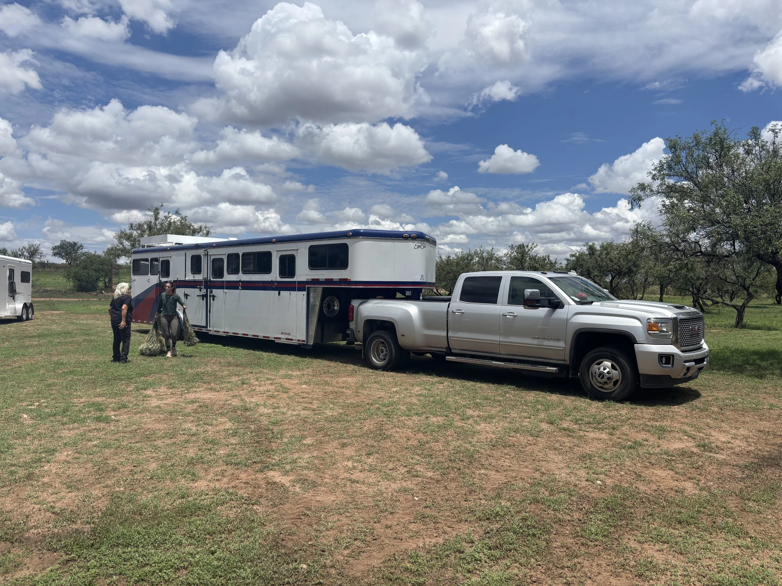 Horse trailers arriving at Rancho del Nido on moving day, July 2026