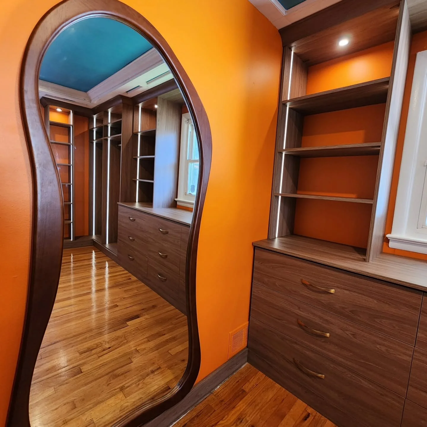 Sneak peek of a project we just finished! Will post more when the painter finishes up 😍😍
#customclosetsnj #ClosetLove #closetgoals #closetupgrade #retro