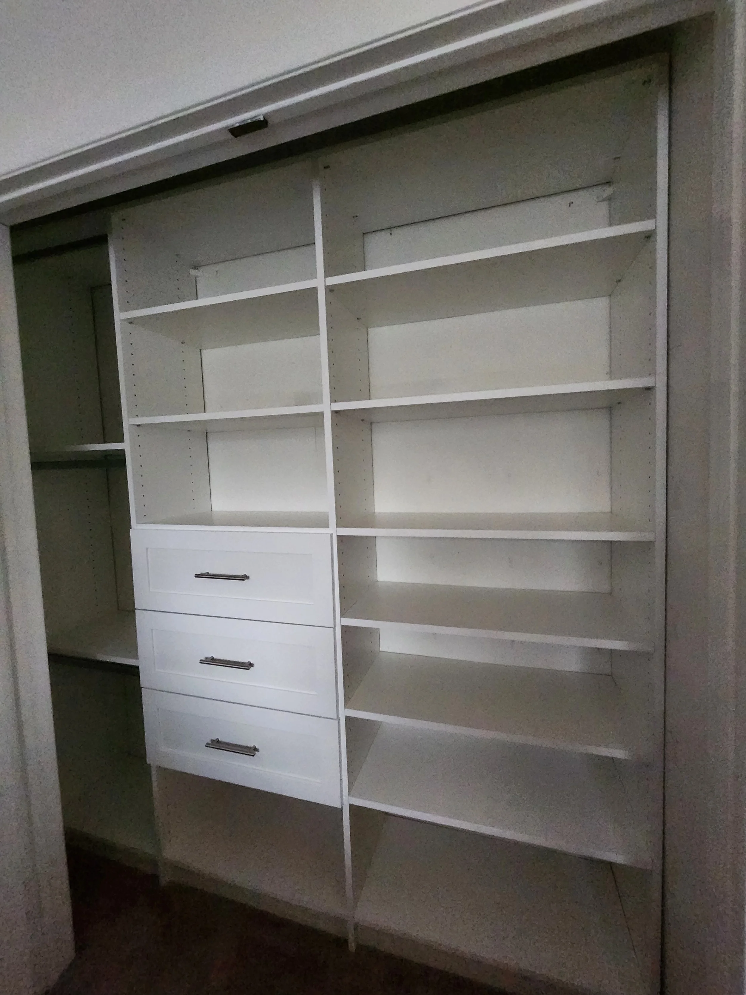 Reach-In With Drawers
Plainsboro NJ