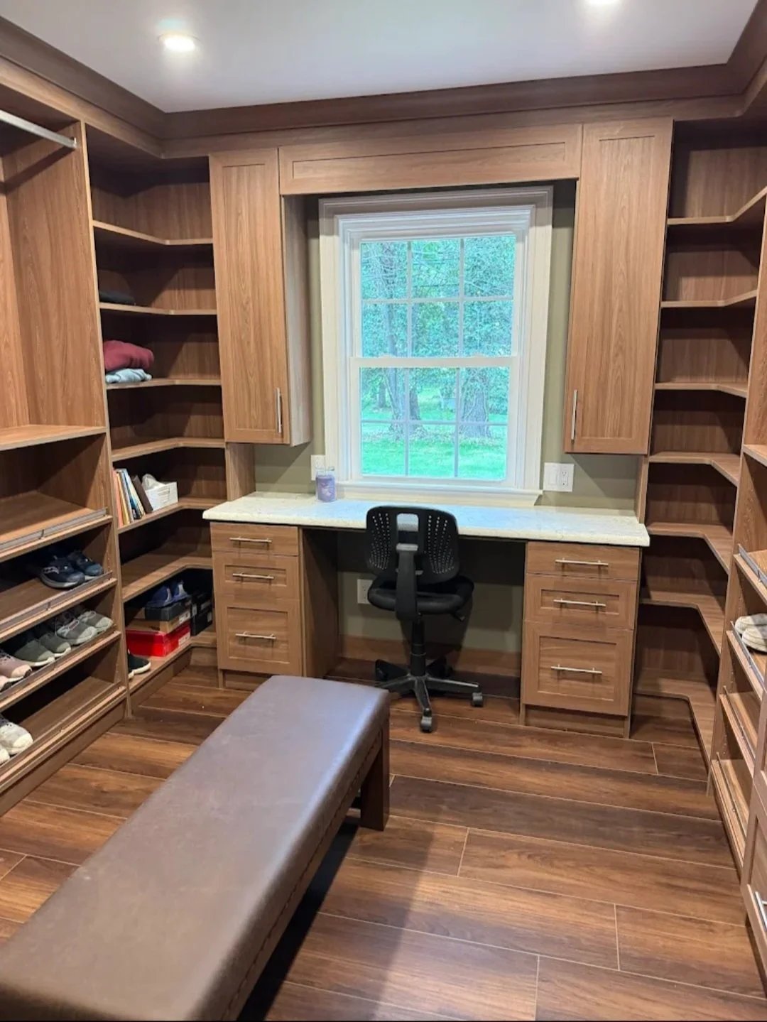 Walk-In Primary Bedroom with Vanity
Color Kiss Curl
Mount Olive, NJ