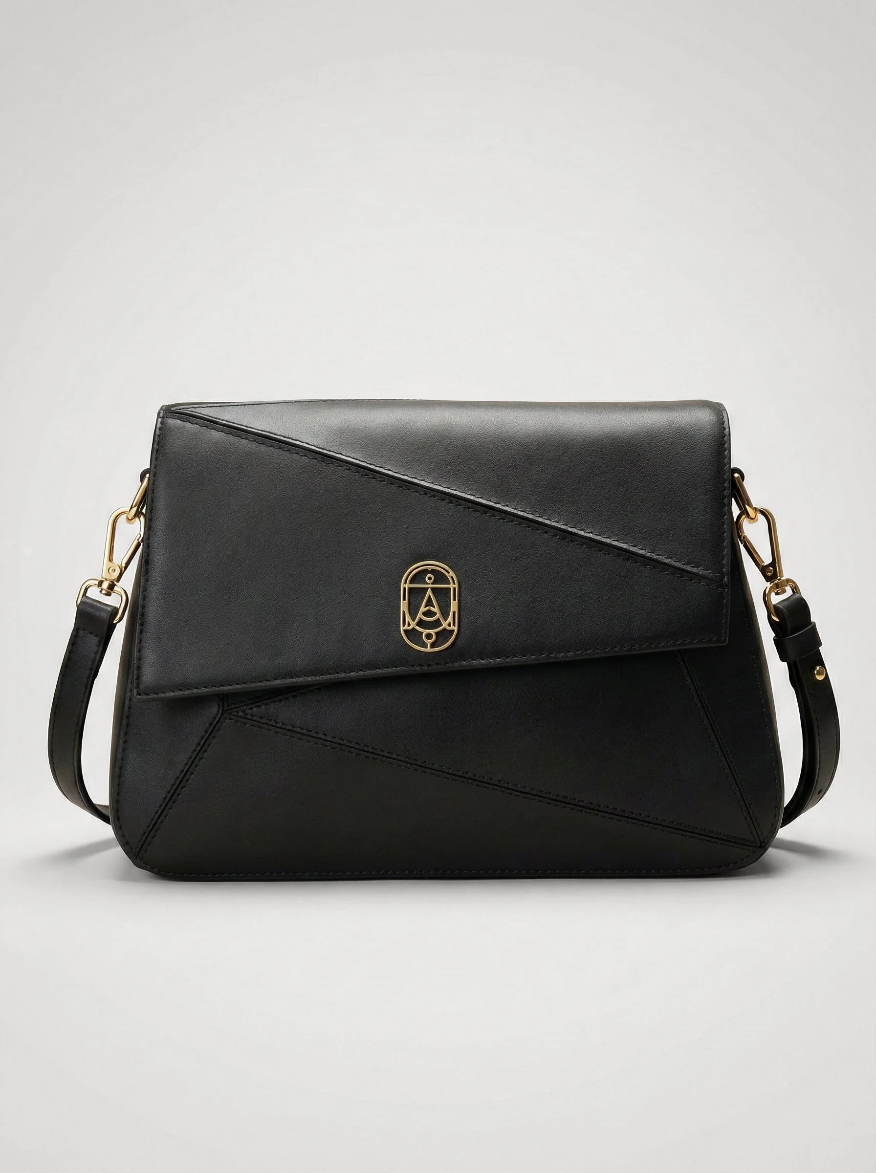 Aadinaya Sera Noir 01.jpg