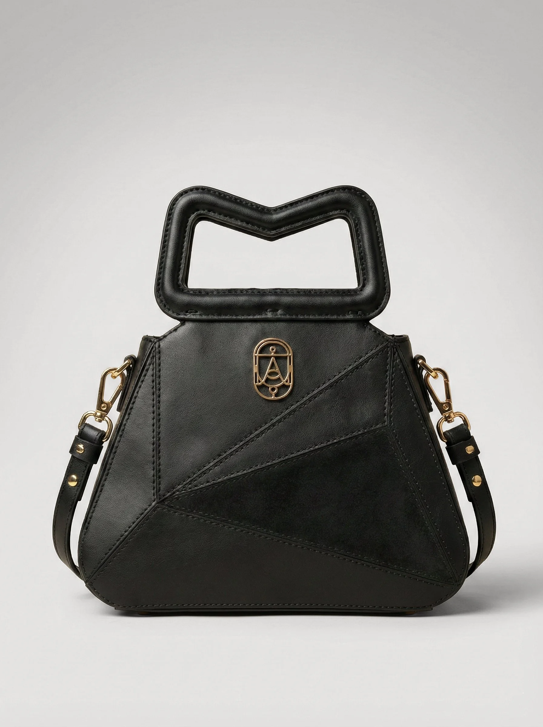 The Aadinaya Linea Noir Sculpted Handle