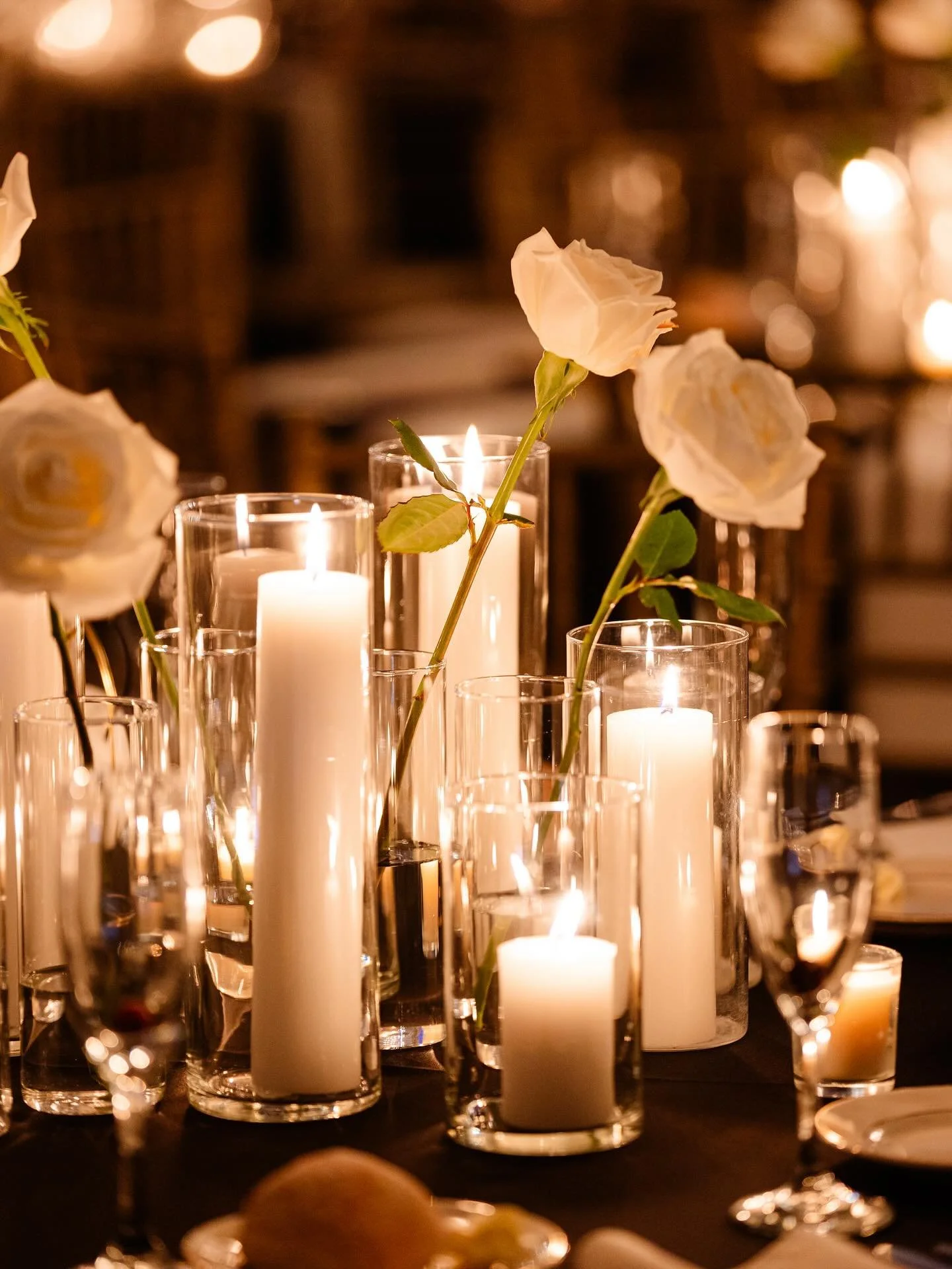 A perfect, romantic, winter wedding day for Taylor &amp; Kevin 🤍✨🎄

Planner: @sincerelysavco 
Venue: @loch_aerie_mansion 
Caterer: @serockcatering 
Photographer: @toloveanddancing 
Camcorders: @pressrecordco 
Florist: @thestemsend 
Dj: @djromeo24 
