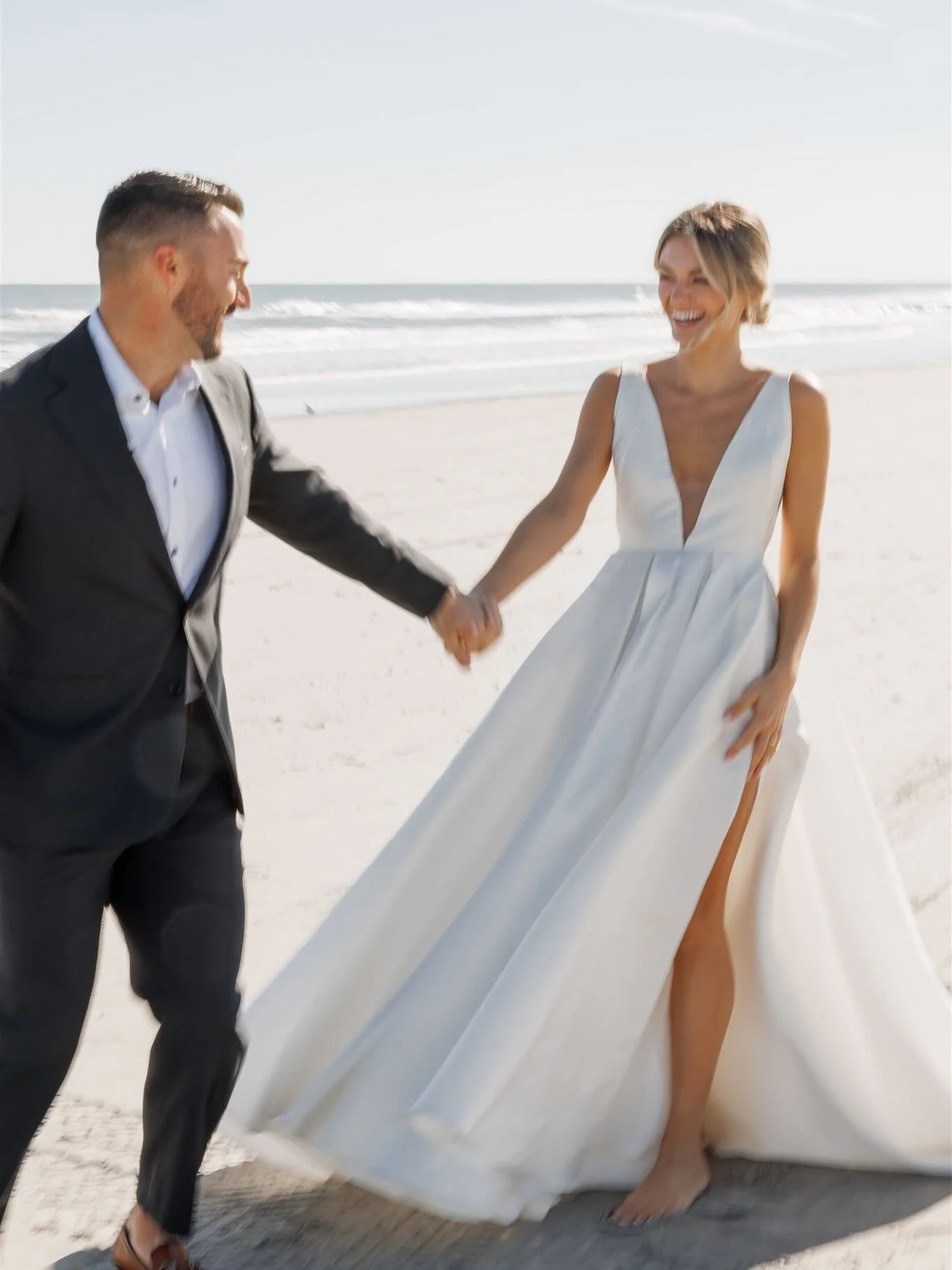 Mentally I&rsquo;m here. 

Sunshine, seventies, spritzes, and ofc Susan &amp; Mike 🤝🏻☀️🍸

Photographer: @kseniyaberson 
Venue: @iconaweddings 
Florist: @fleurishbmpr 
Rentals &amp; custom builds: @creameryhill 
HMU: @mjbridalartistry 
Wedding bran