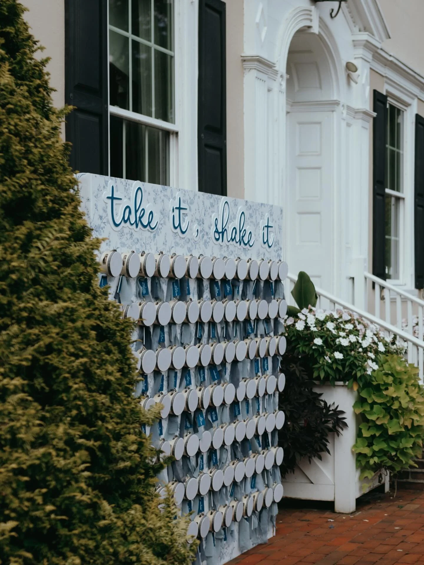 Shake it for the Parkers ✨

This is your sign to have some fun and go ALL IN on your custom seating chart 💃

Custom design &amp; build: @creameryhill 
Photographer: @sarahjessicahallphotography 
Venue: @penrynestate