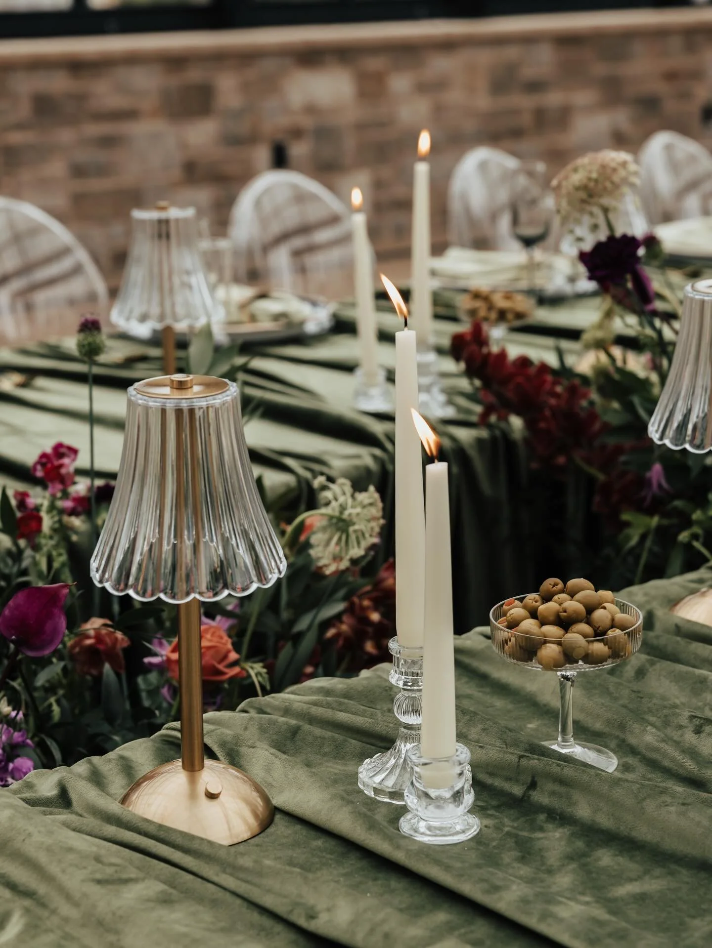 We needed a little green on the feed for the day that&rsquo;s in it 🫒🍸☘️

@jennifersylphoto 
@westwyndgardens 
@creameryhill 
@fleurishbmpr 
@studioalison.co 
@luxestylesmedia 
@daniellem.styles 
@nicolettestyles_ 
@ginadambrosio.beauty 
@benarijew