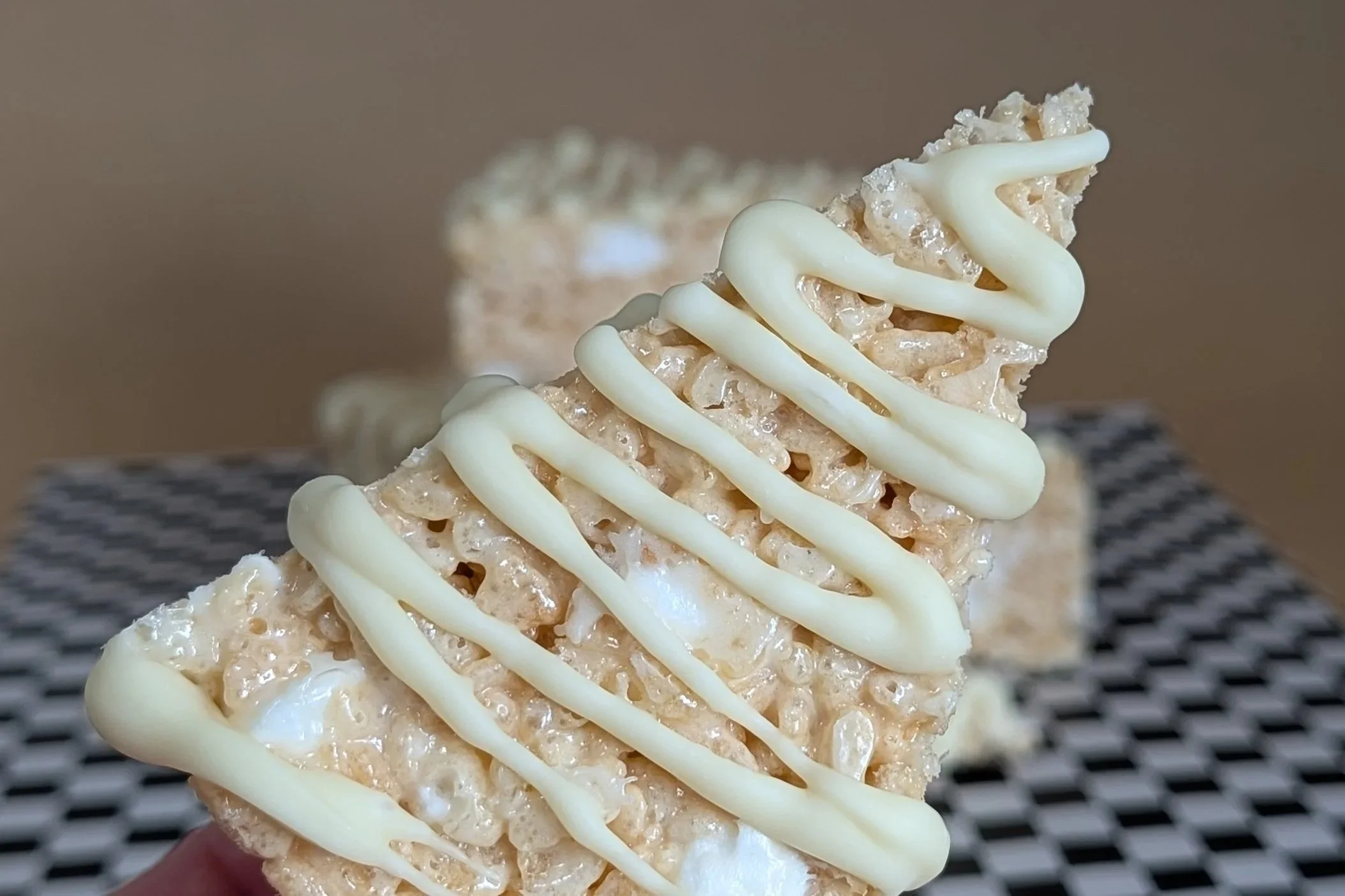 Rice Krispy Treat w/ White Chocolate Drizzle - 1 TREAT*