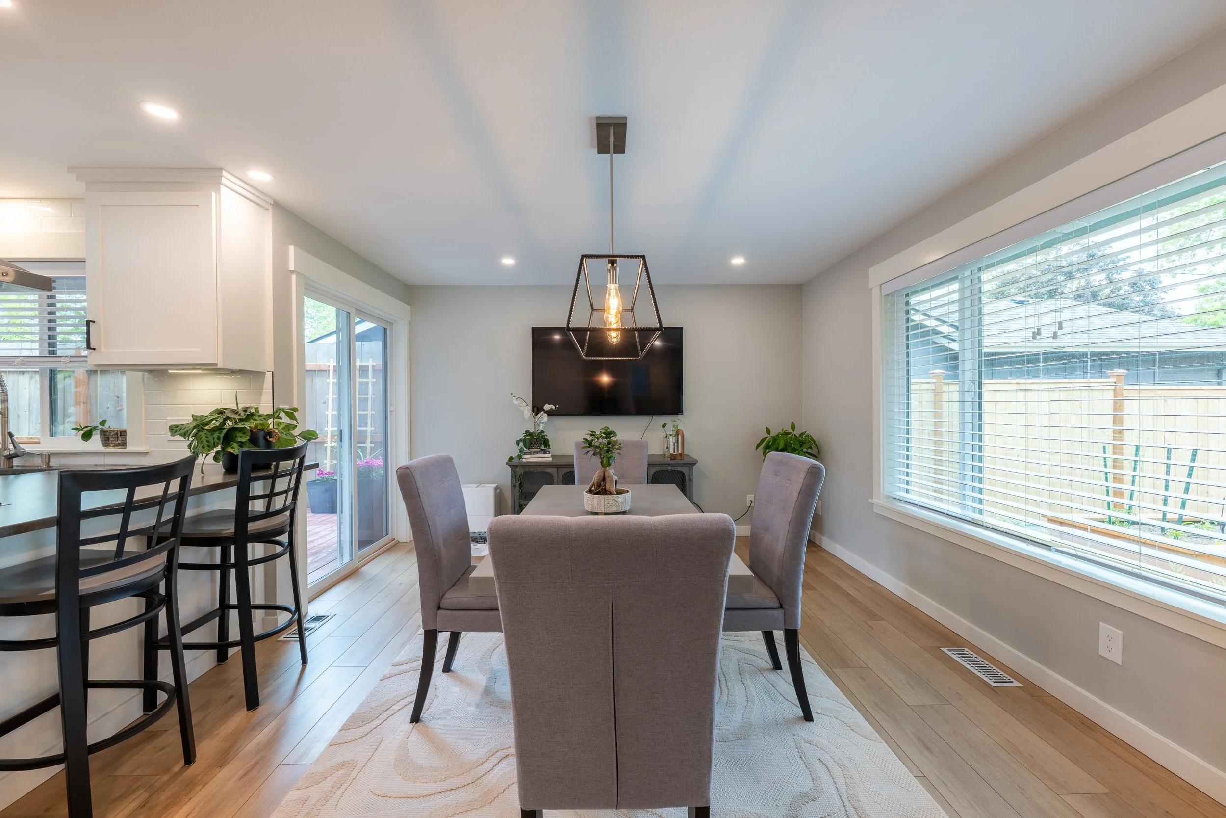 250508 905 Calvin St - 008.jpg