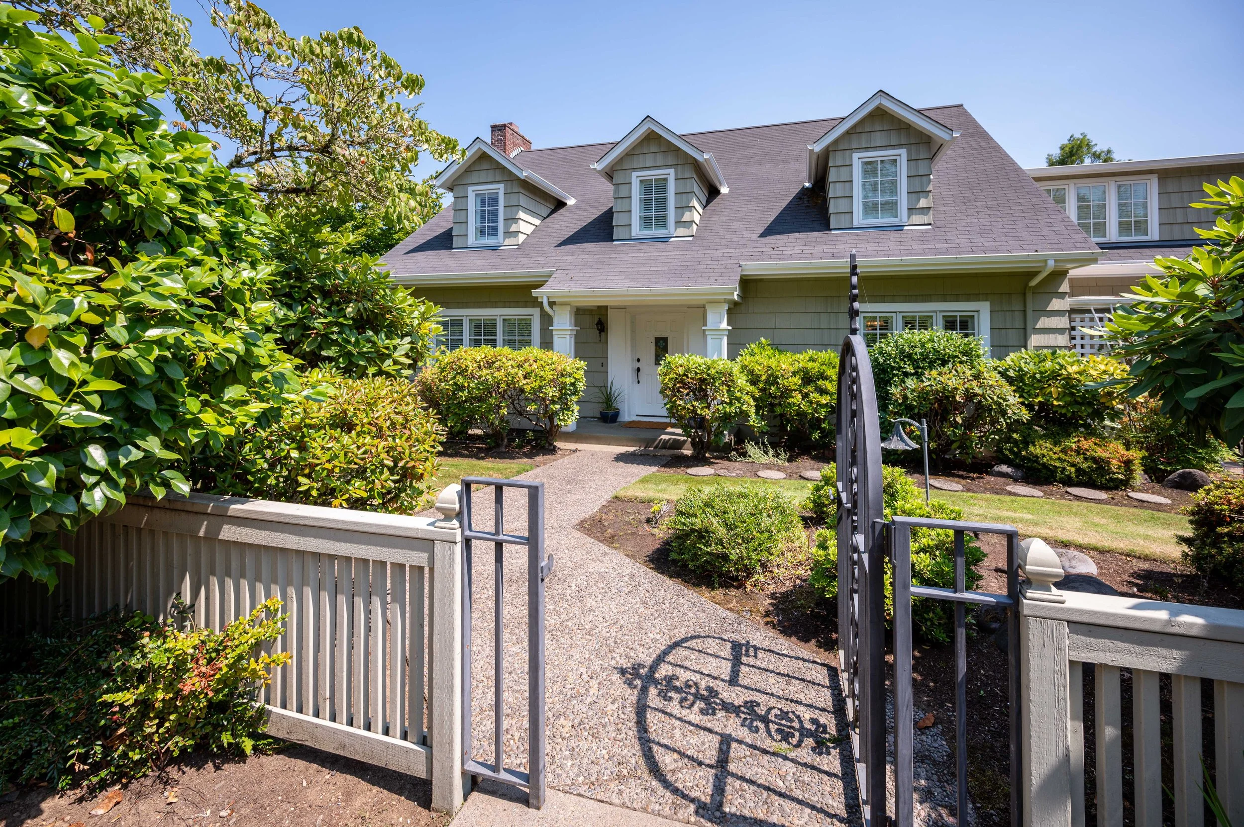 220811 2427 Lincoln St - 069.jpg