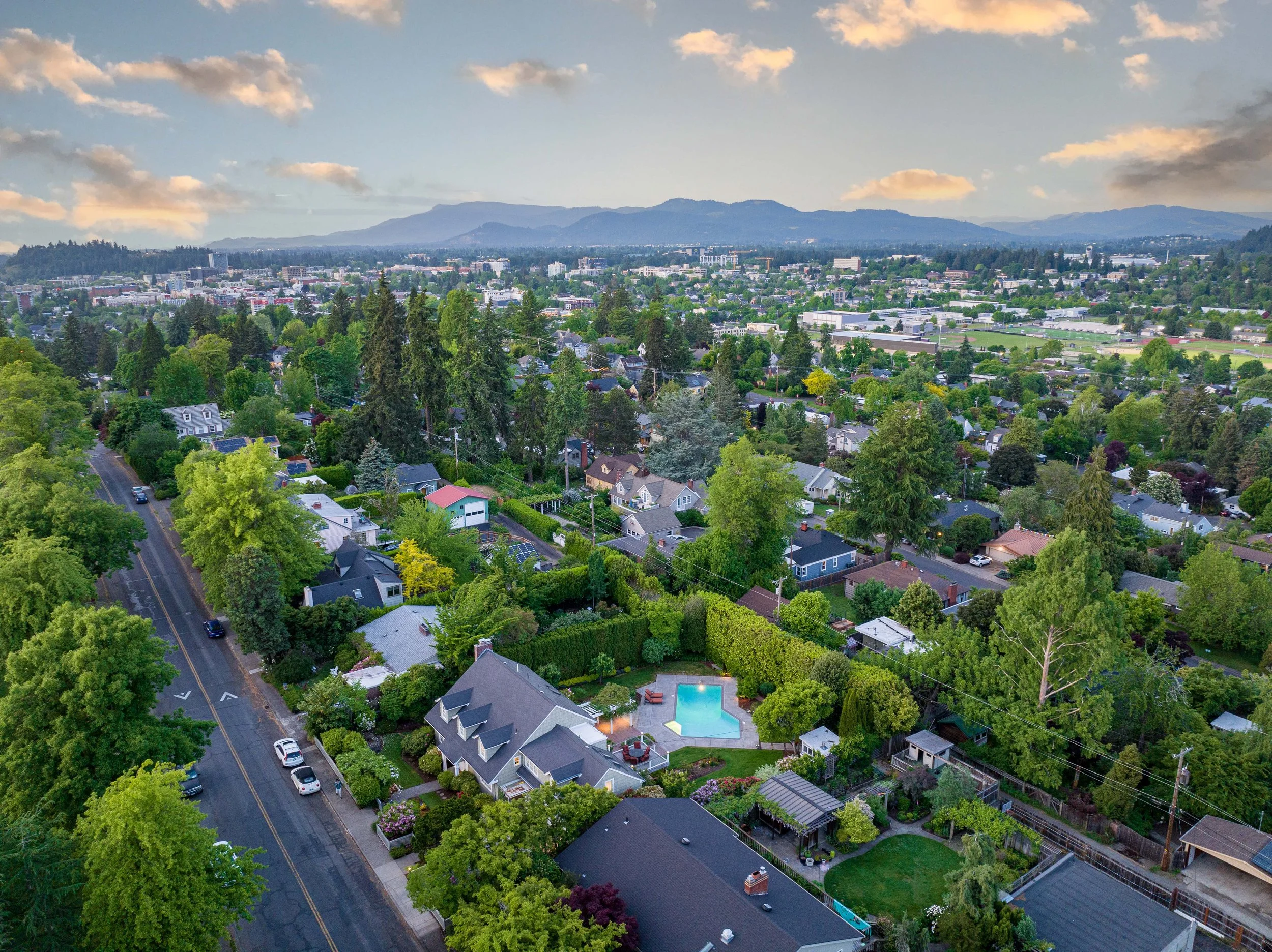 230522 2427 Lincoln St - 023.jpg