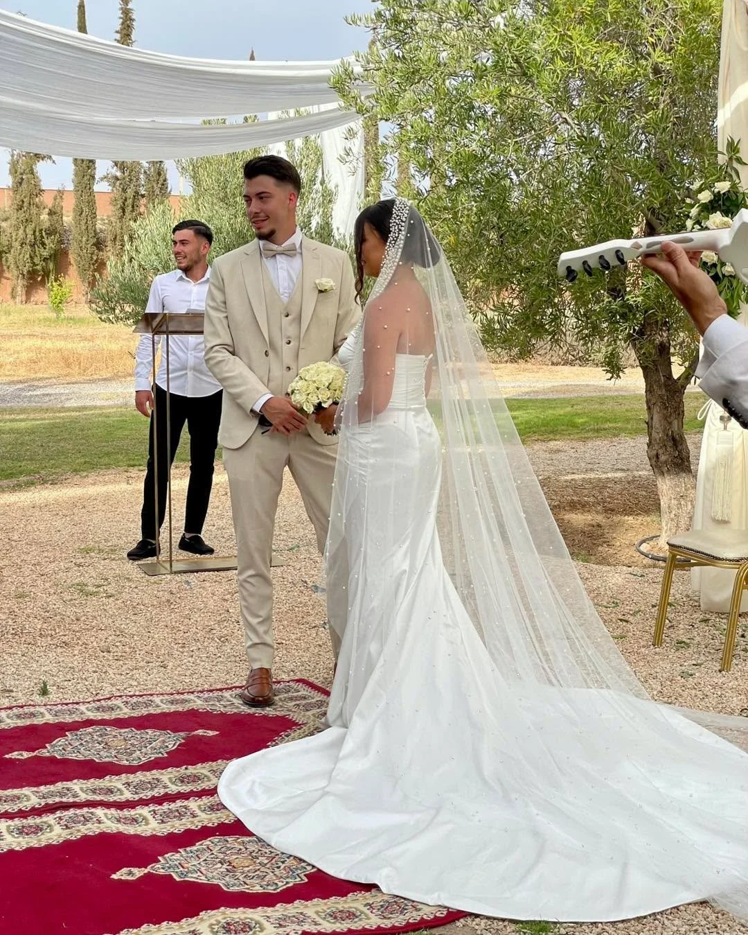 💍 Il y a des lieux o&ugrave; l&rsquo;amour ne se vit pas seulement&hellip;
il se ressent, intens&eacute;ment. Au Domaine Hayati, chaque d&eacute;tail sublime votre union, mais surtout, chaque instant devient un souvenir grav&eacute;.
Ici, les &eacut