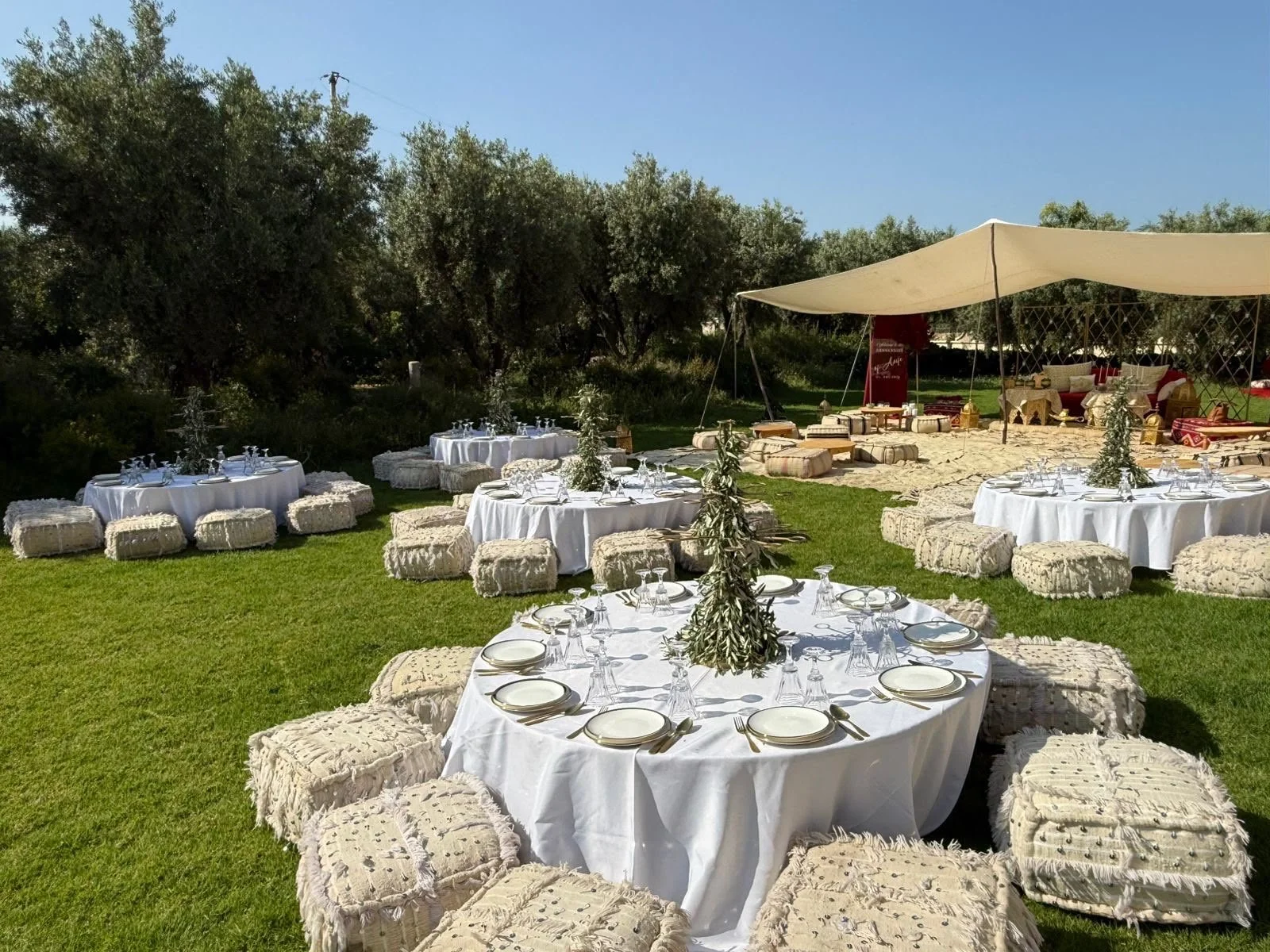 lounge-majlis-coussins-marocains-jardin-domaine-hayati-marrakech.jpg