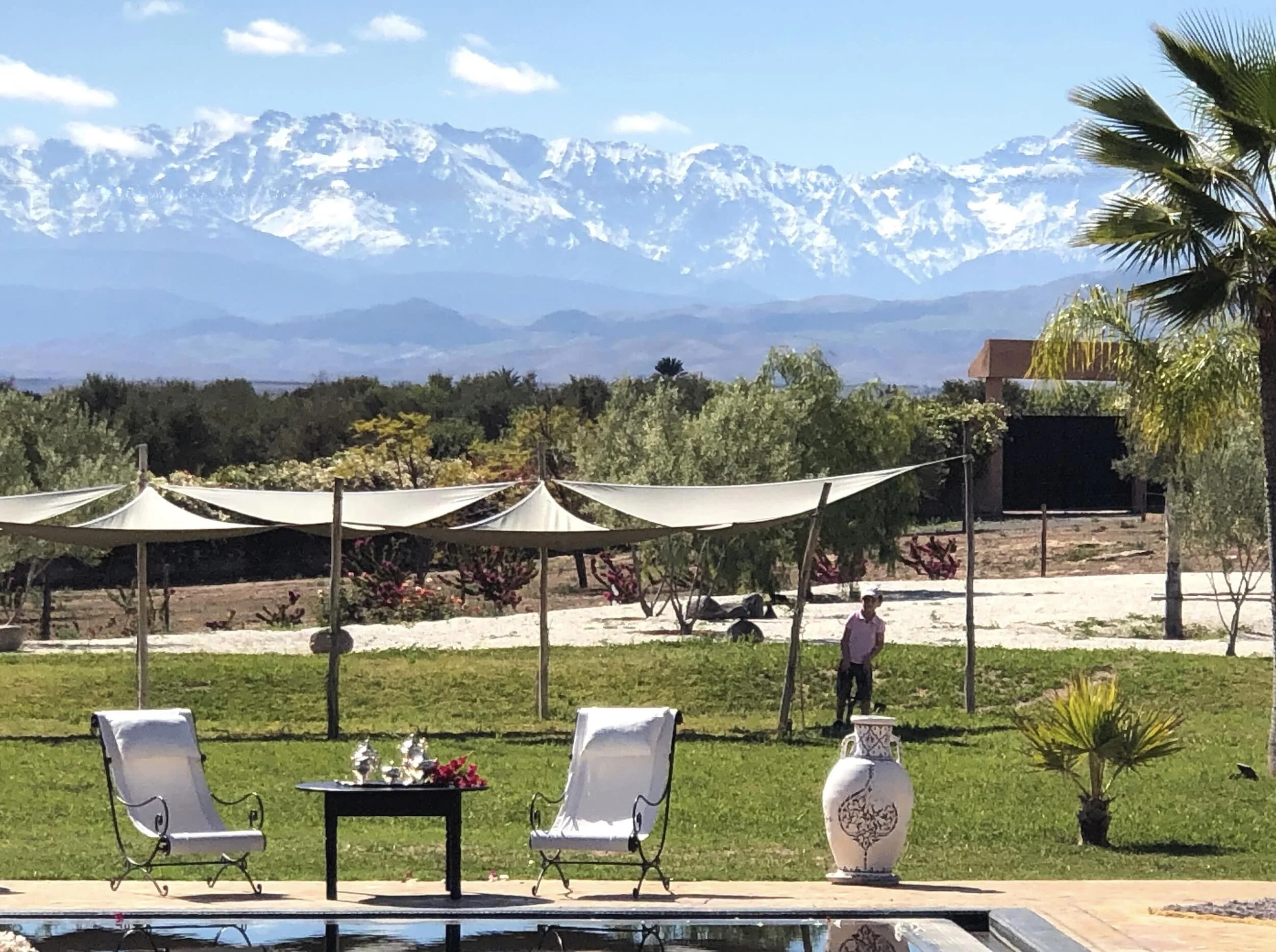 vue-montagnes-atlas-piscine-domaine-hayati-marrakech.jpg