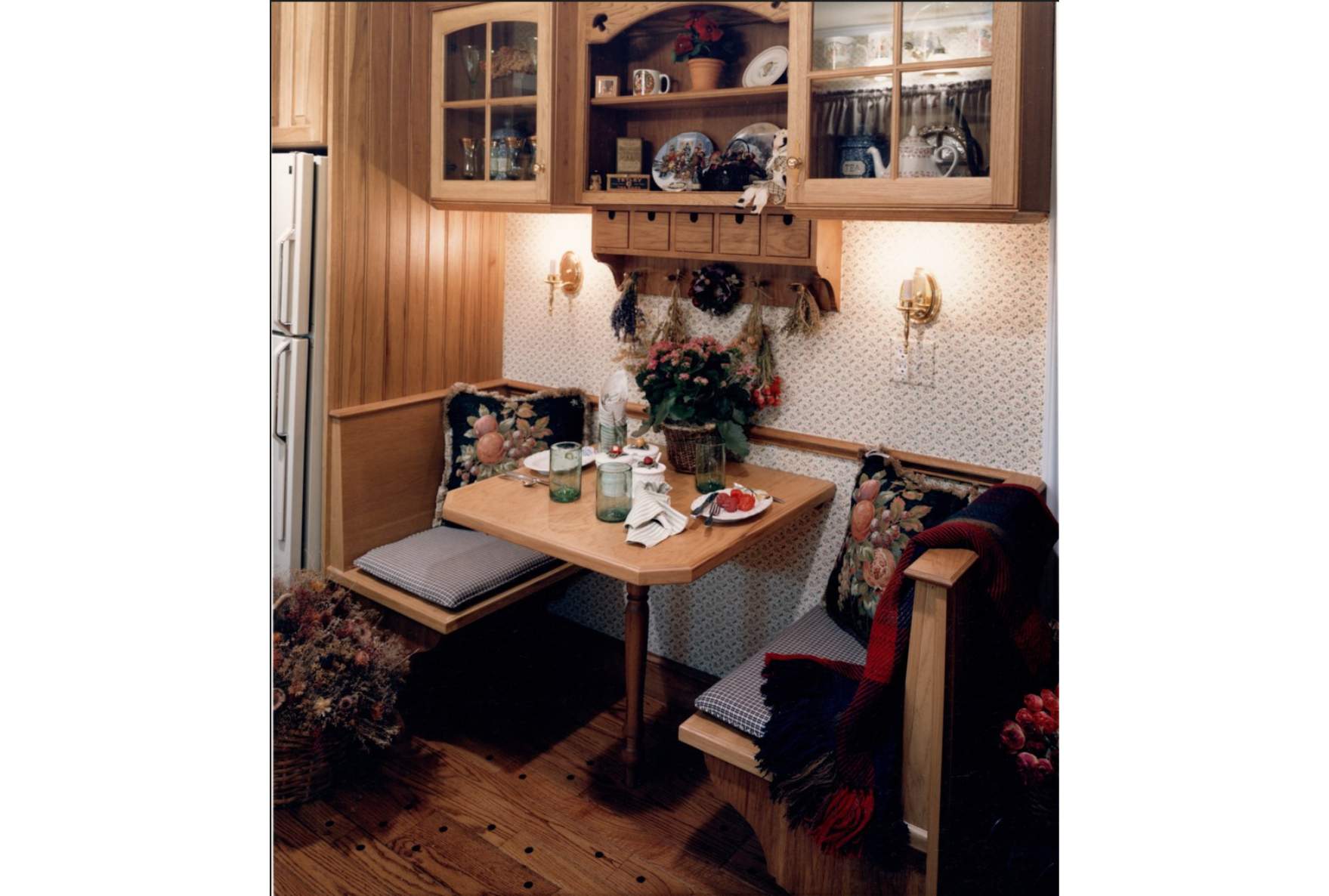 Gallery Kitchen 4522 Benches.png