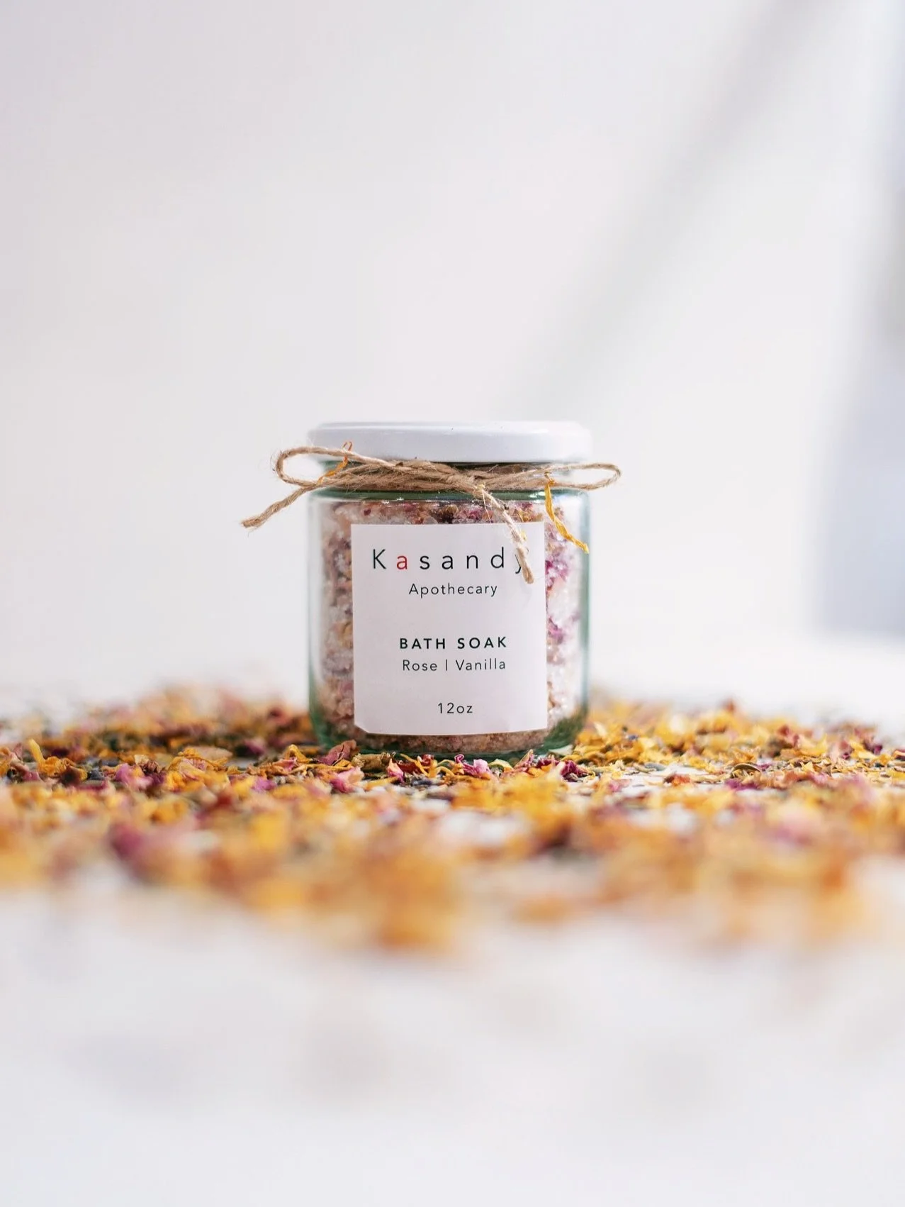 Warm tones, soft textures, and handcrafted details 🌿

A product photography series for Kasandy Apothecary, highlighting their handmade botanical bath soaks.

📸 Shot &amp; Styled by Field Day Creative

#FieldDayCreative #ProductPhotography #BrandPho